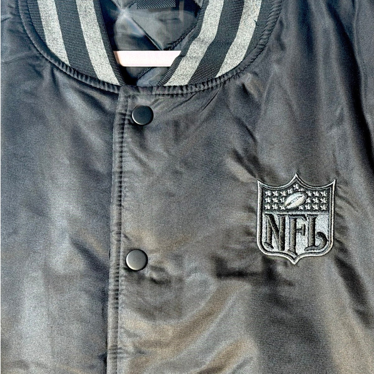 NFL Varsity Bomber Jacket – Men’s Size Large – Black / Gray – Snap Front
