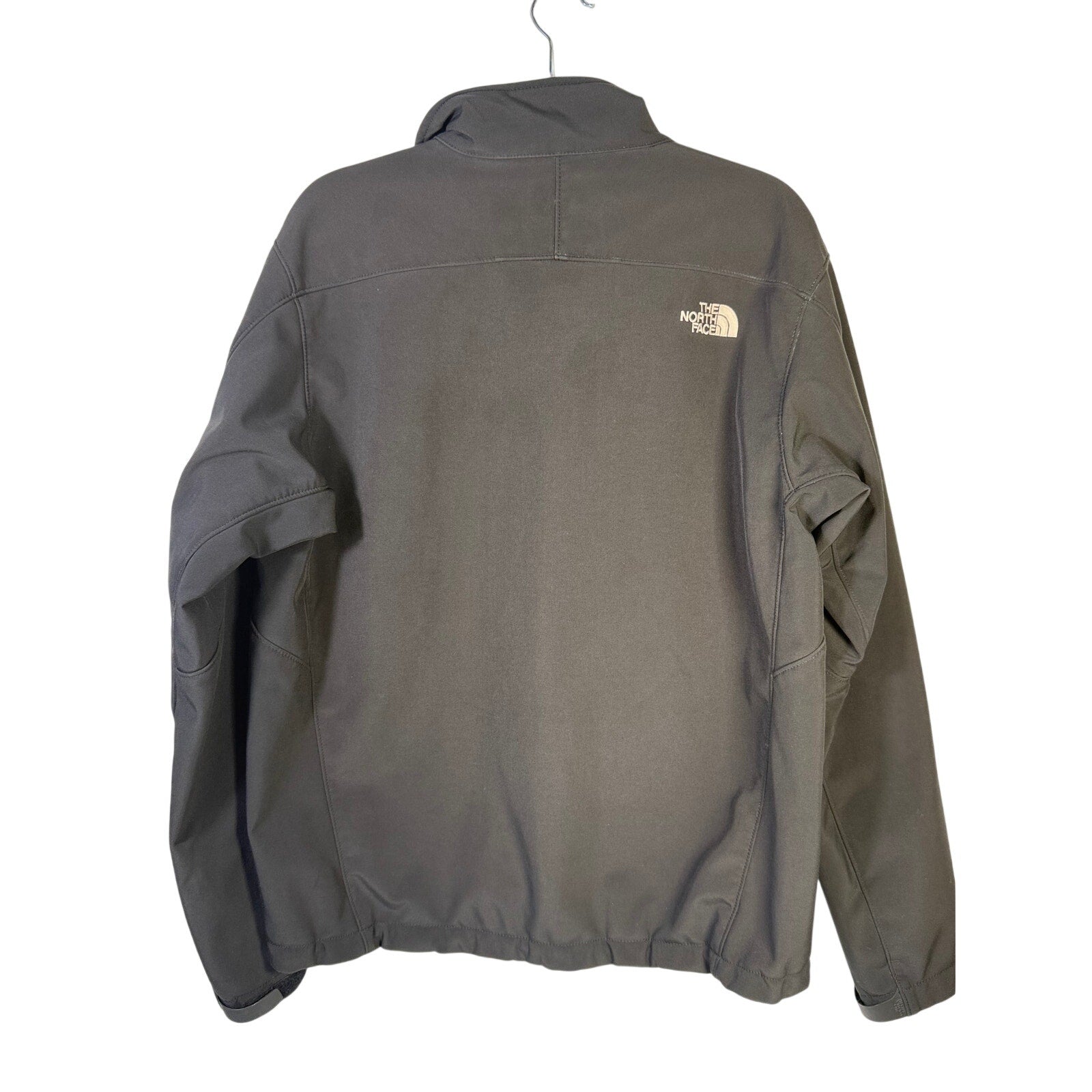 The North Face Men’s Large Black Softshell Full-Zip Fleece-Lined Jacket - tag close-up