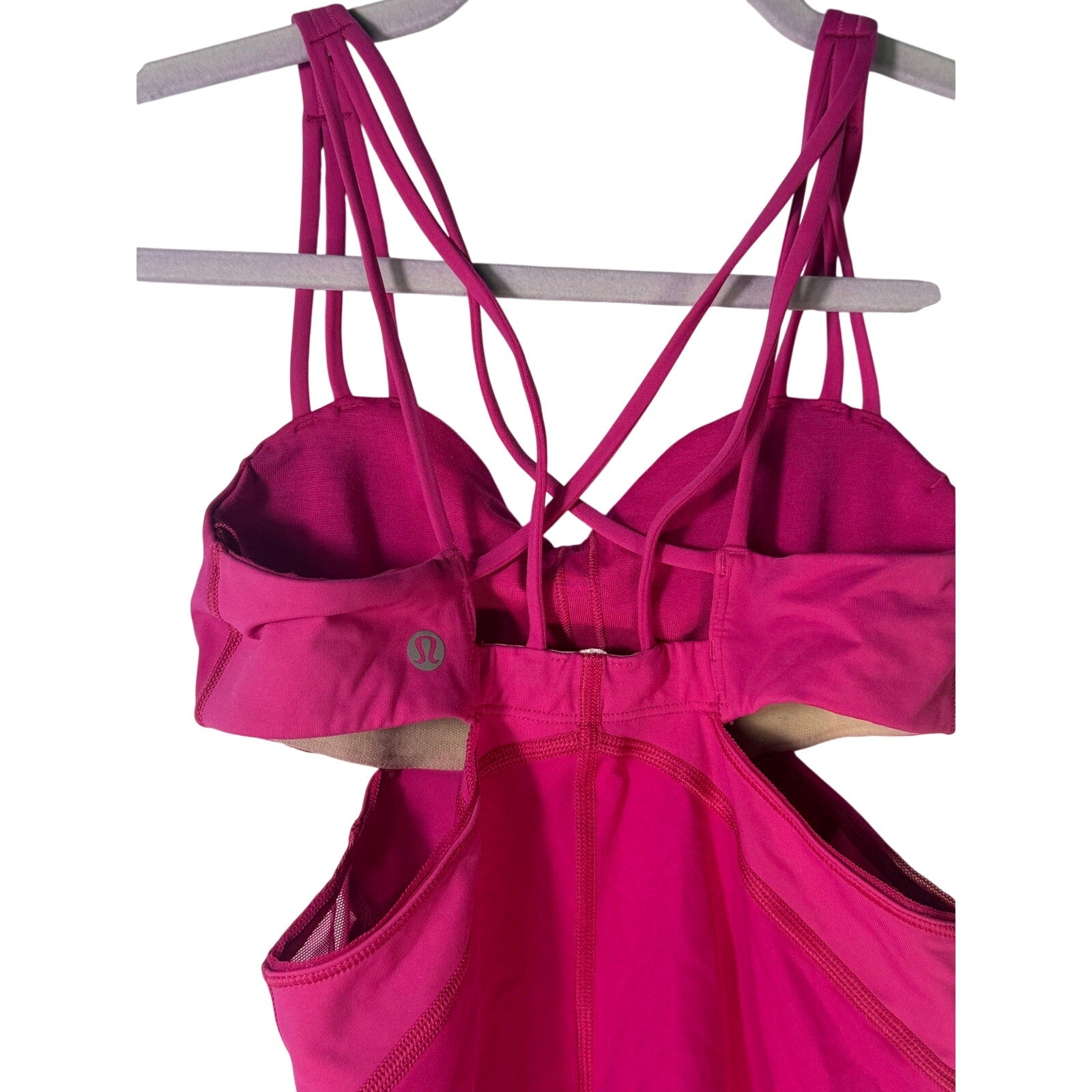 Lululemon Women’s Strappy Cutout Athletic Tank Top Magenta Size 2 Pre-owned
