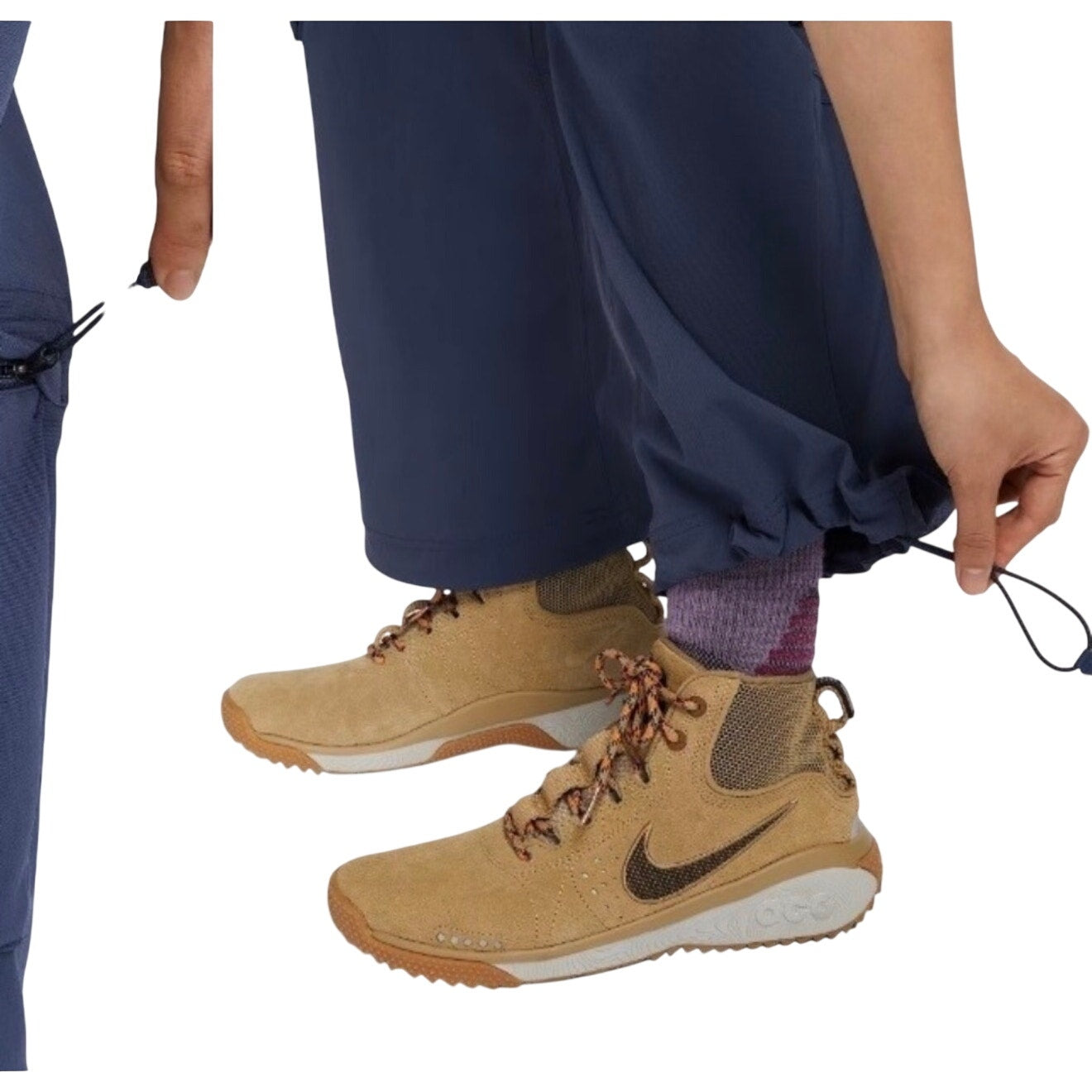 Nike ACG Smith Summit women's cargo pants in thunder blue, size L, featuring multiple pockets and durable fabric.