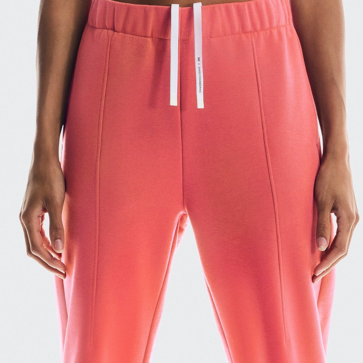 NWT On Cloud CORAL Women’s Club Pants – Size XL