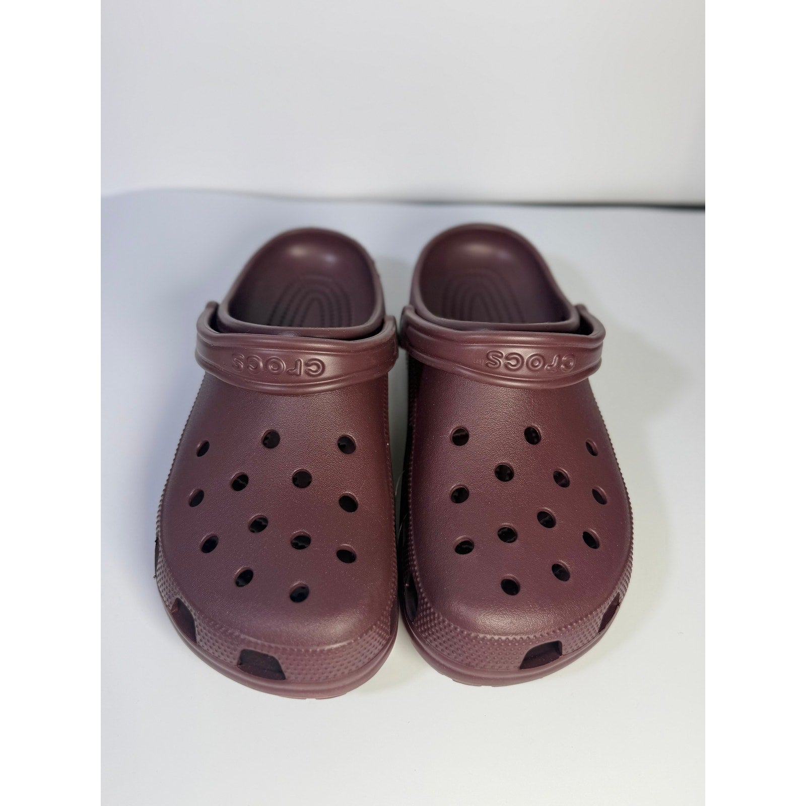 Crocs Classic Clogs Burgundy Unisex M10 W12 Slip-On Comfort Shoes New