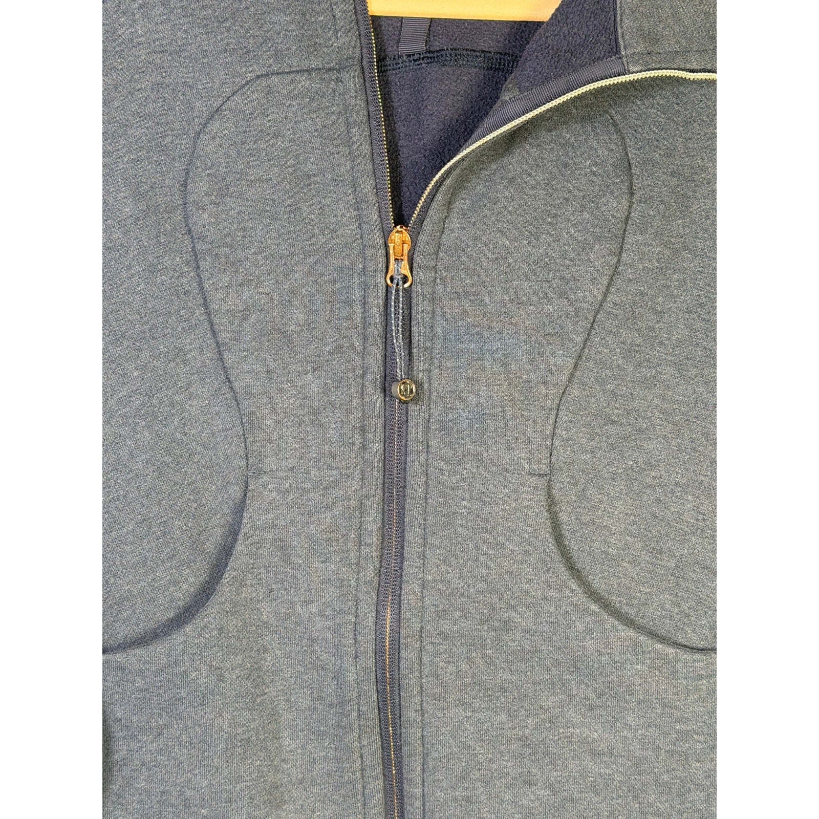 Lululemon women’s Heathered blue Scuba full-zip hoodie, size 6, with a hood and front pockets, casual athleisure style