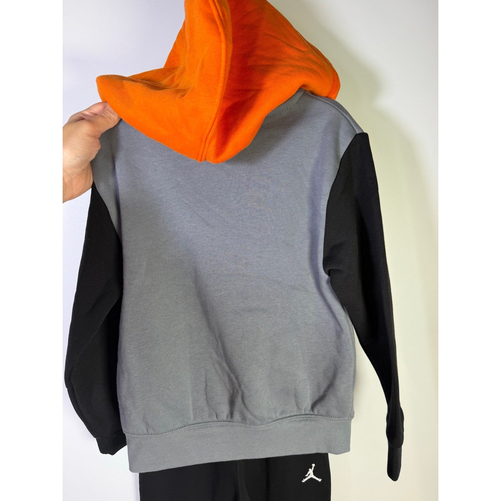 Jordan Boys 2-Piece Hoodie Jogger Pants Set Gray Black Orange Size 4T NWT