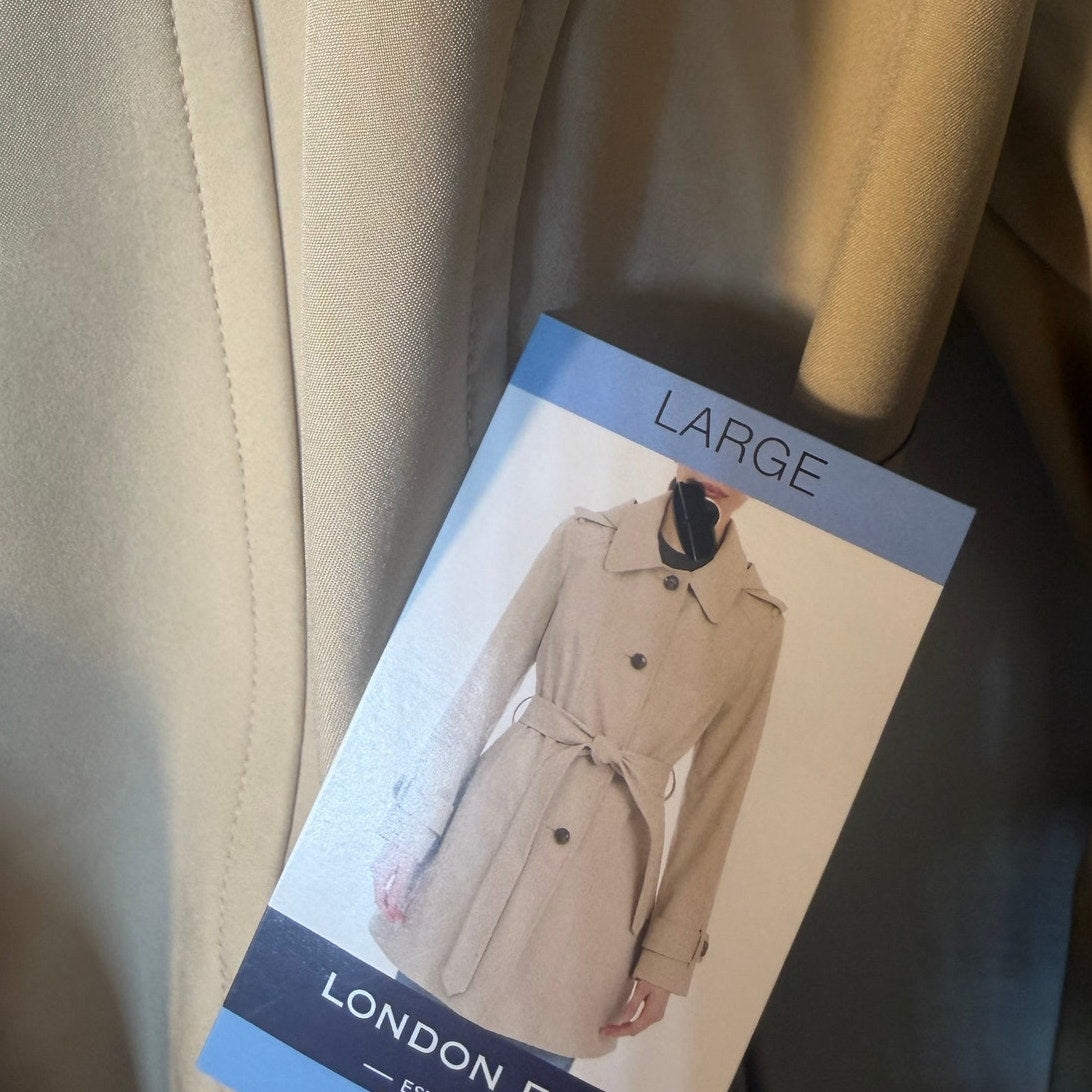 Classic London Fog Women’s Double Lapel Trench Coat – Size Large – NWT