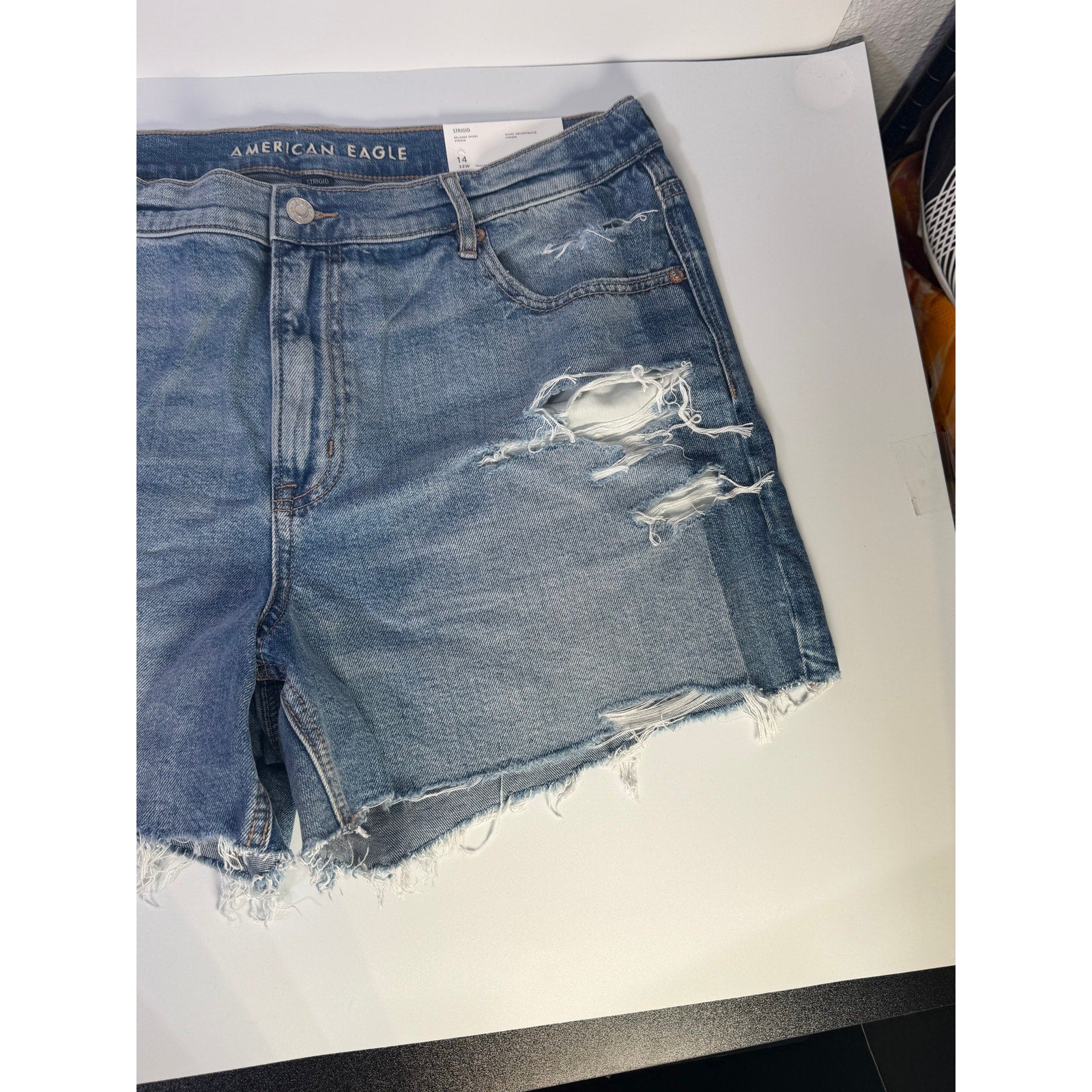 American Eagle Strigid Relaxed High Rise Distressed Denim Shorts Women's Size 14
