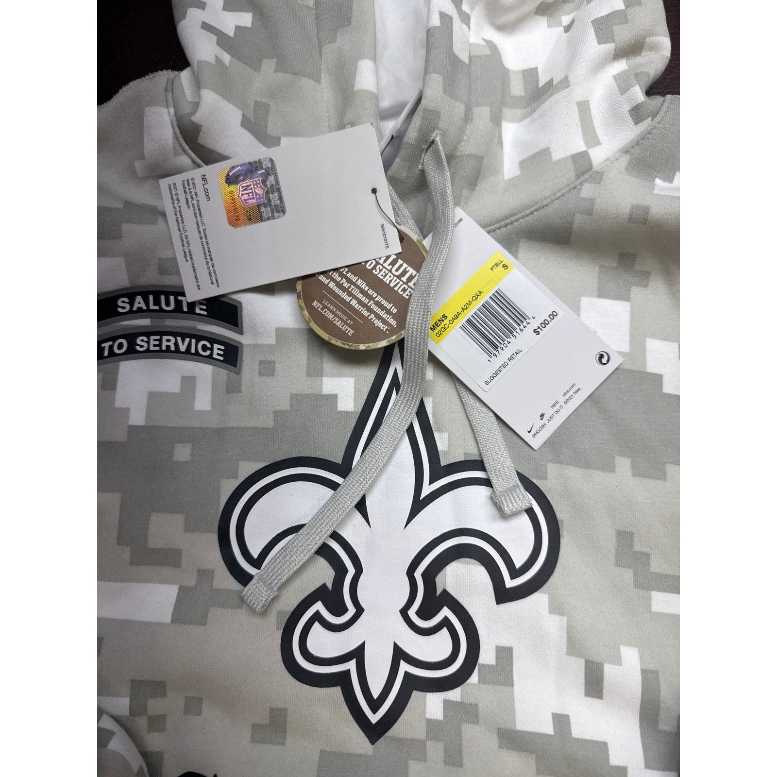 Nike NFL New Orleans Saints “Salute to Service” Hoodie – Gray Digital Camo