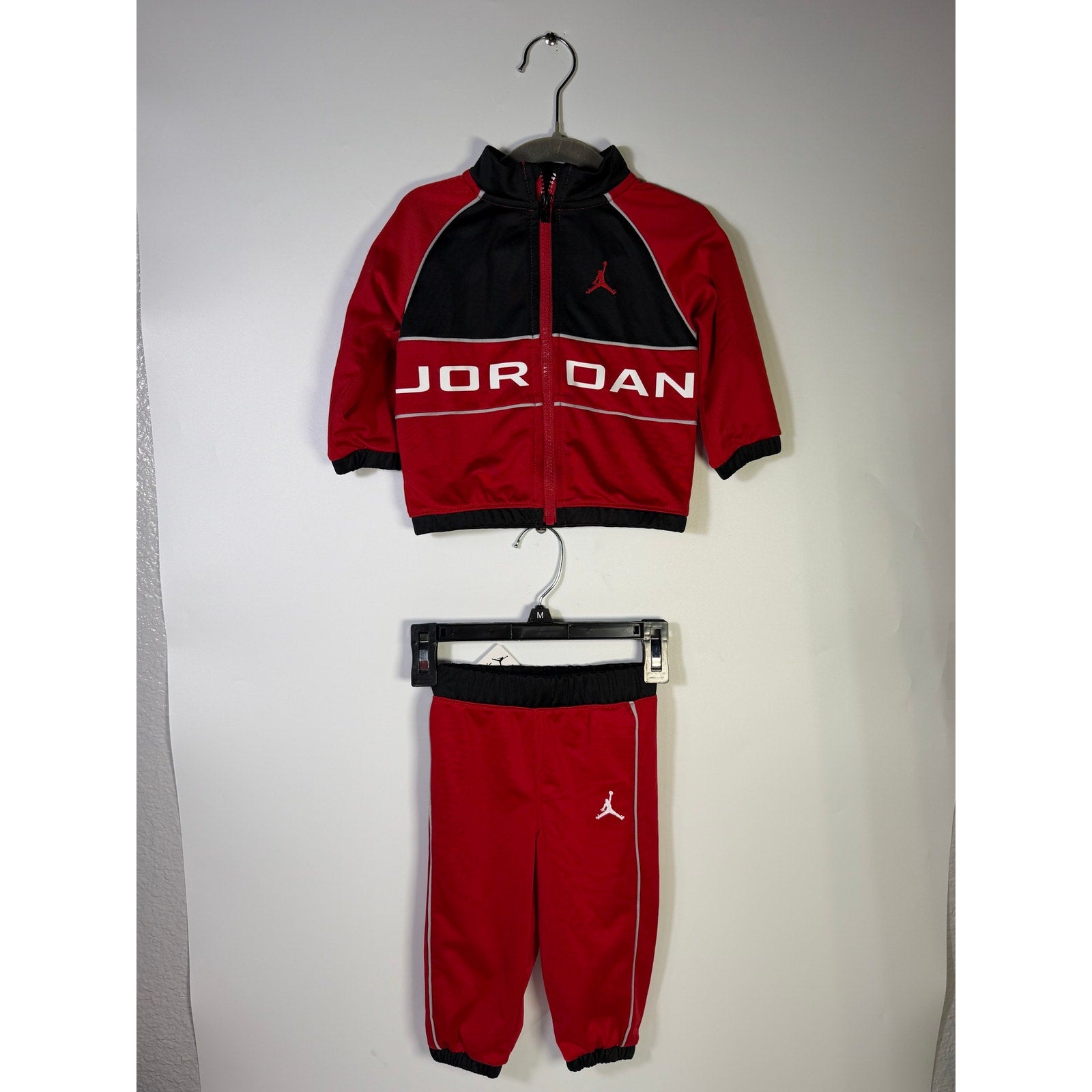 Jordan Baby Boys 2-Piece Tracksuit Jacket Pants Red Black 12M NWT