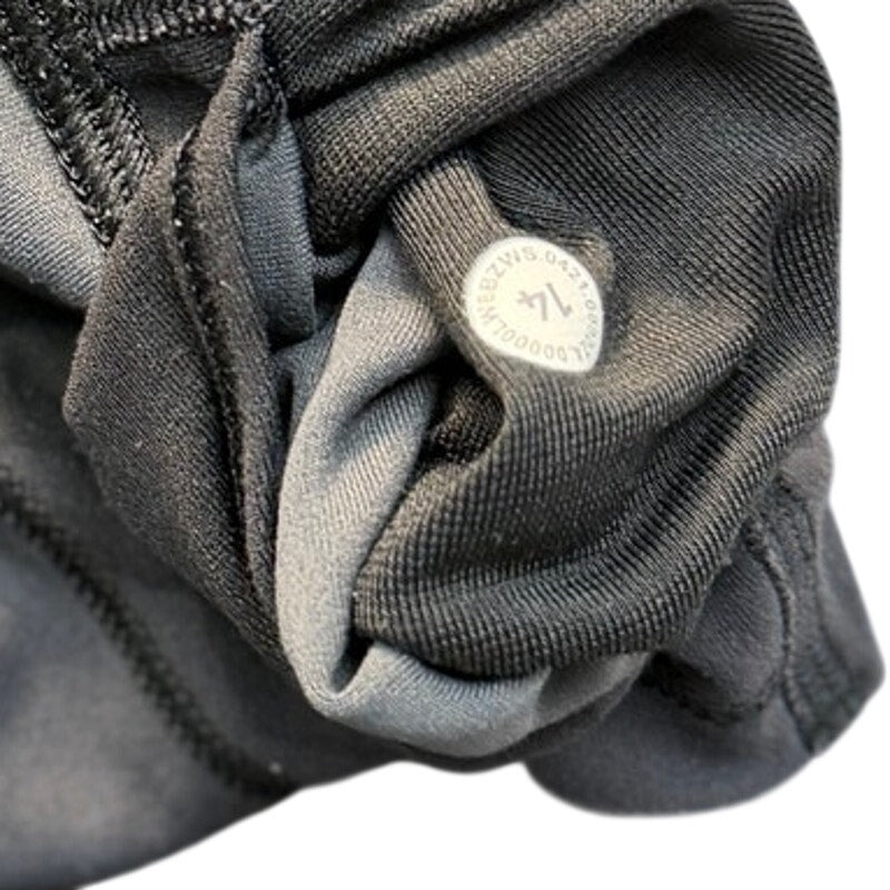 Lululemon Athletica Women’s Capri Leggings – Size 14 – Wild Thing Deep Coal Camo Black/Grey