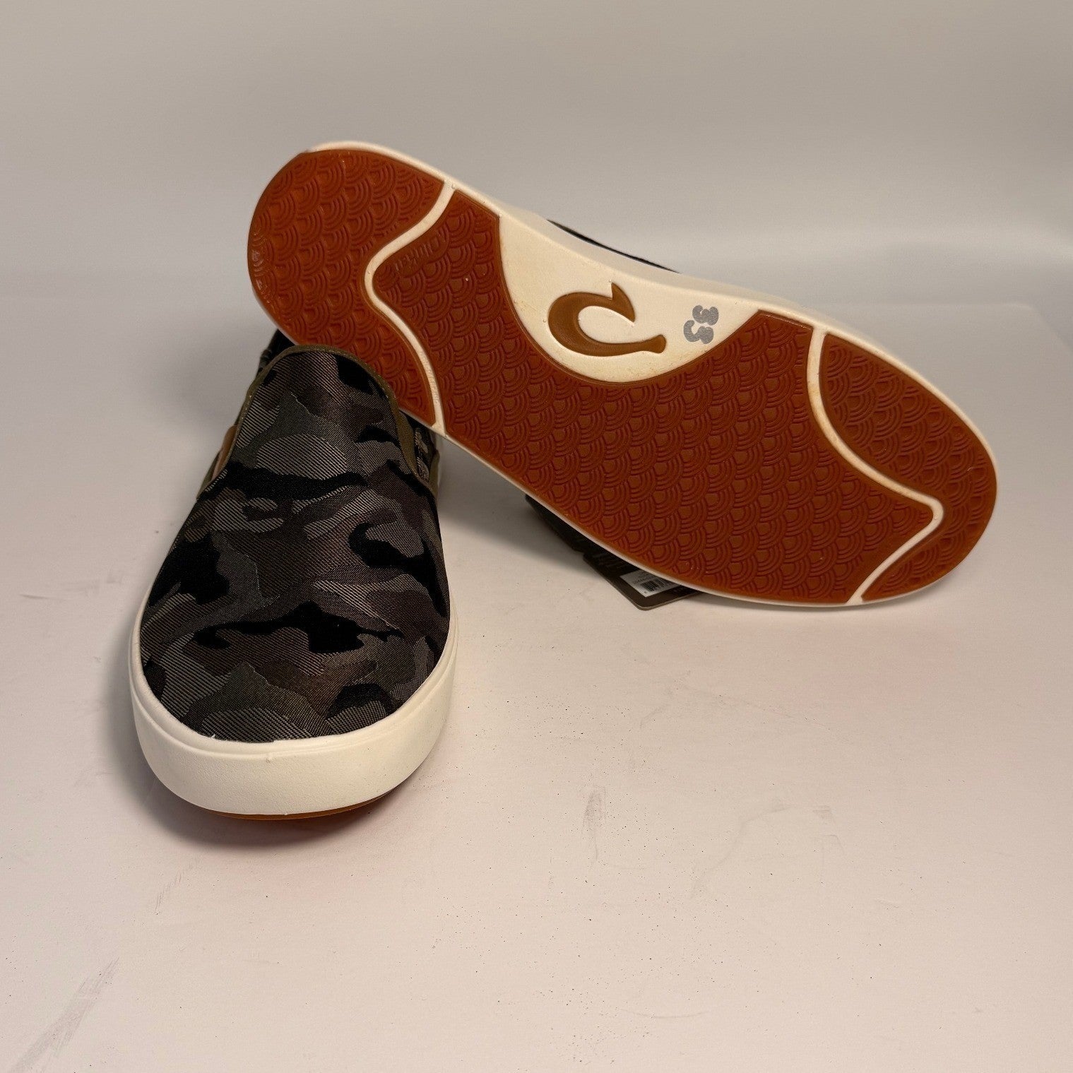 NWT OluKai Lae'ahi Pa'i in Husk/Ke Au Camo 11M