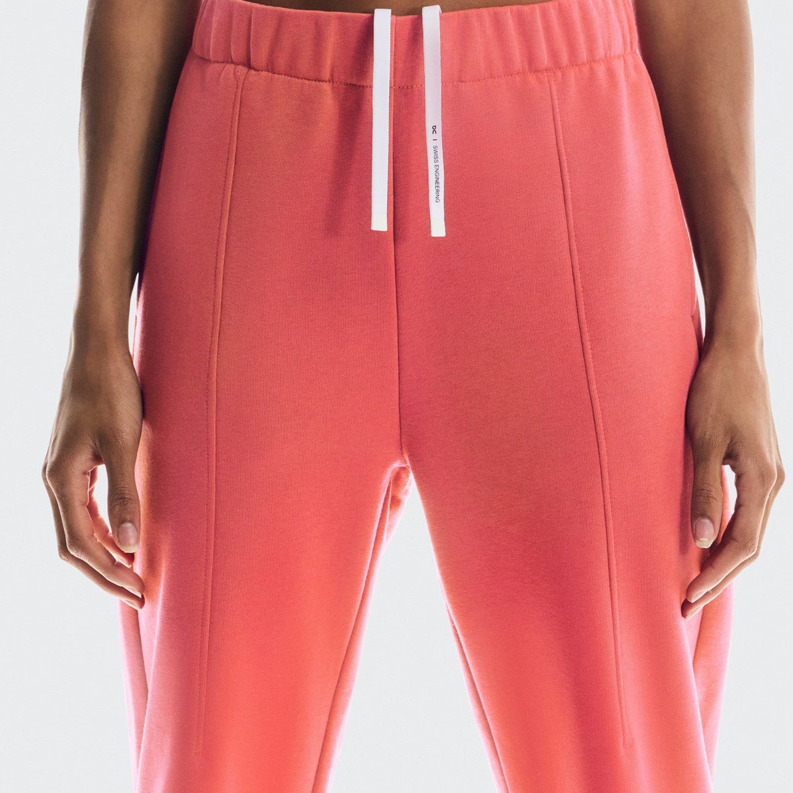 NWT OnCloud On Running Women’s Club Pants Joggers Coral Size XL Athleisure