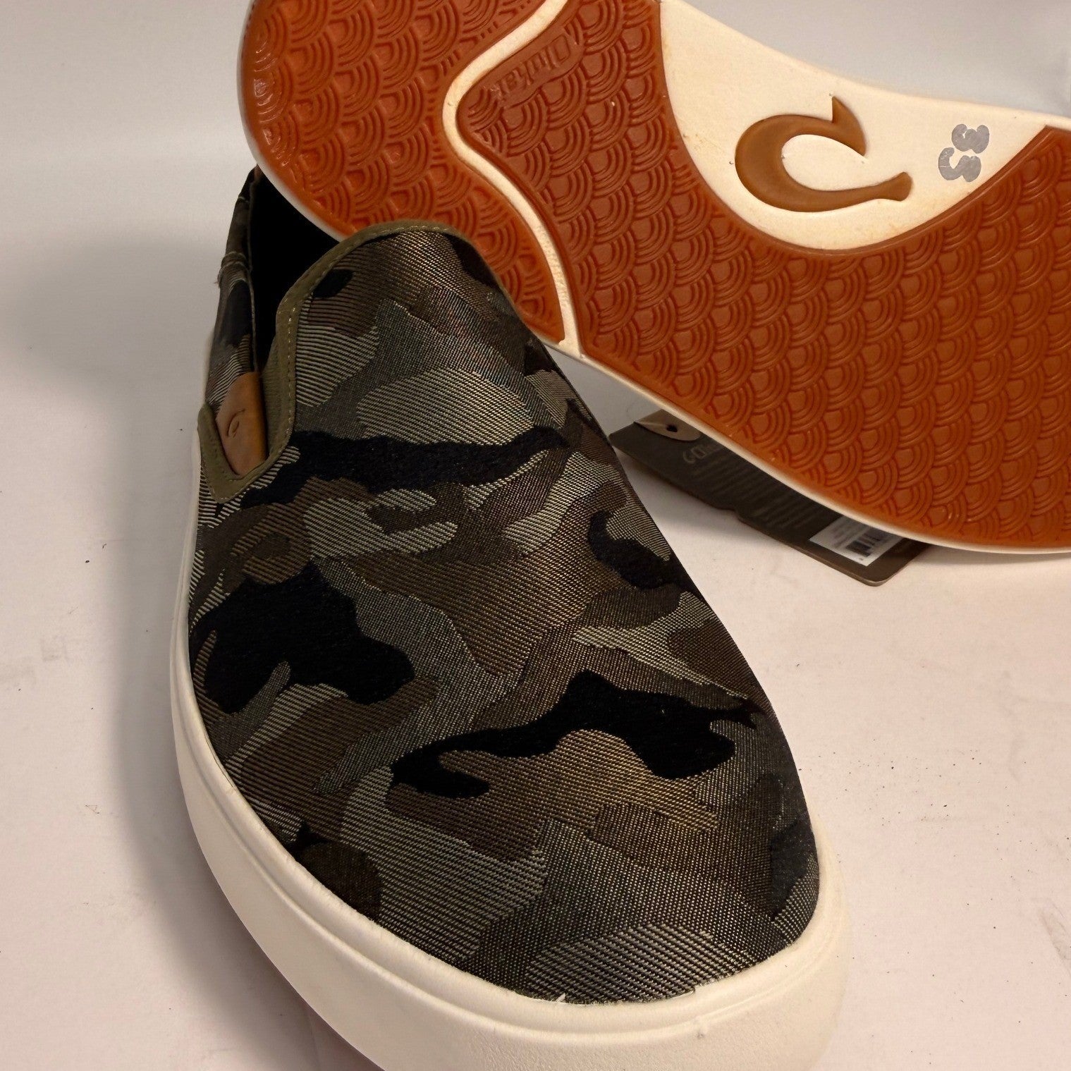 NWT OluKai Lae'ahi Pa'i in Husk/Ke Au Camo 11M