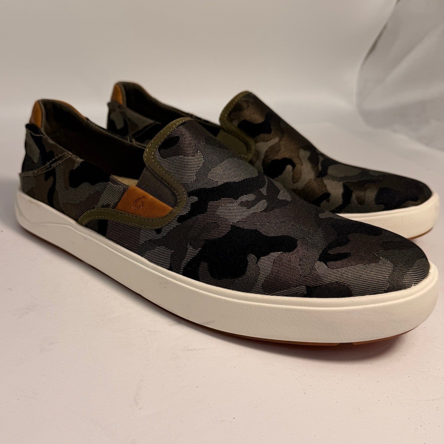 NWT OluKai Lae'ahi Pa'i in Husk/Ke Au Camo 11M