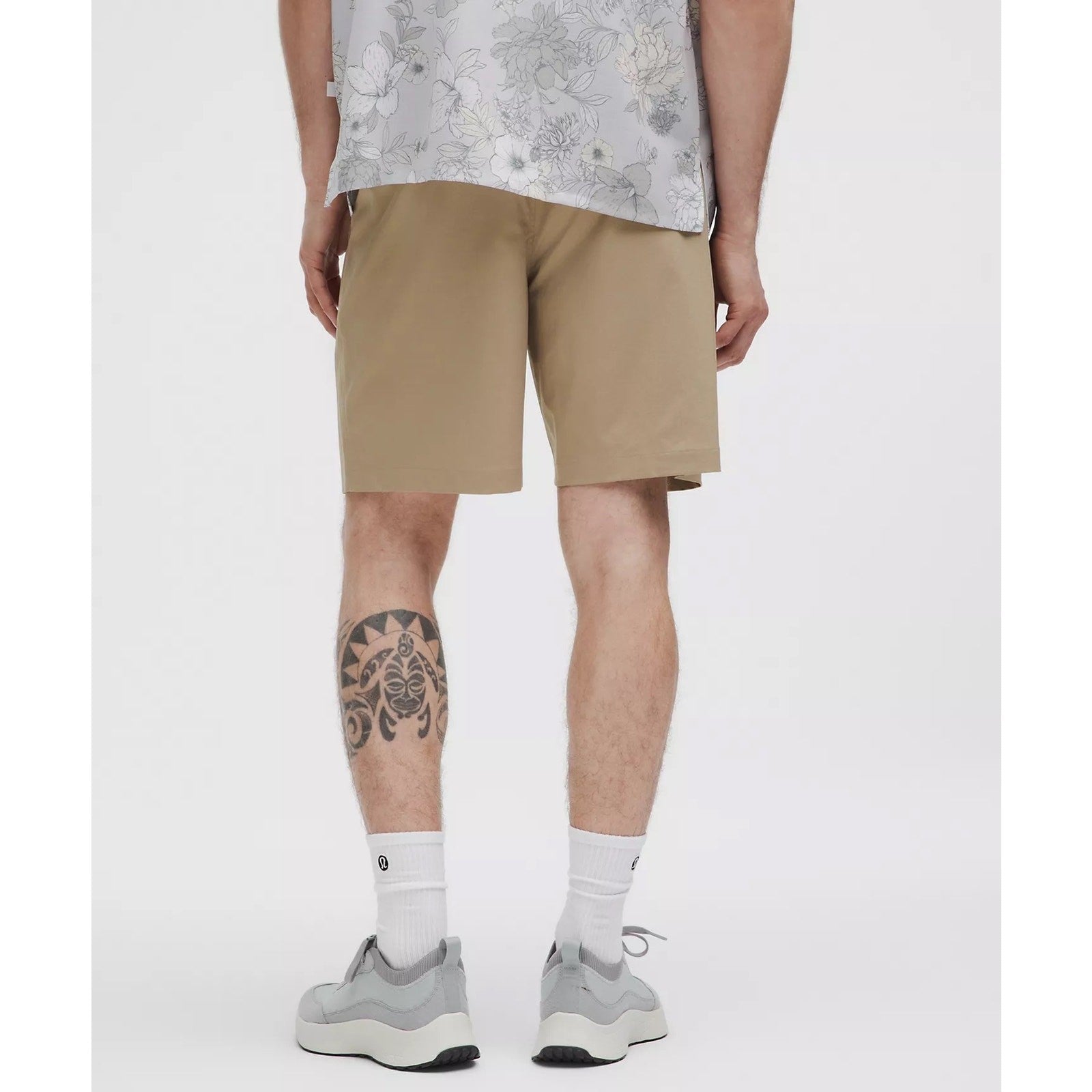 NWT Woven Relaxed-Fit Pleated Shorts – 8” Inseam, Size 31