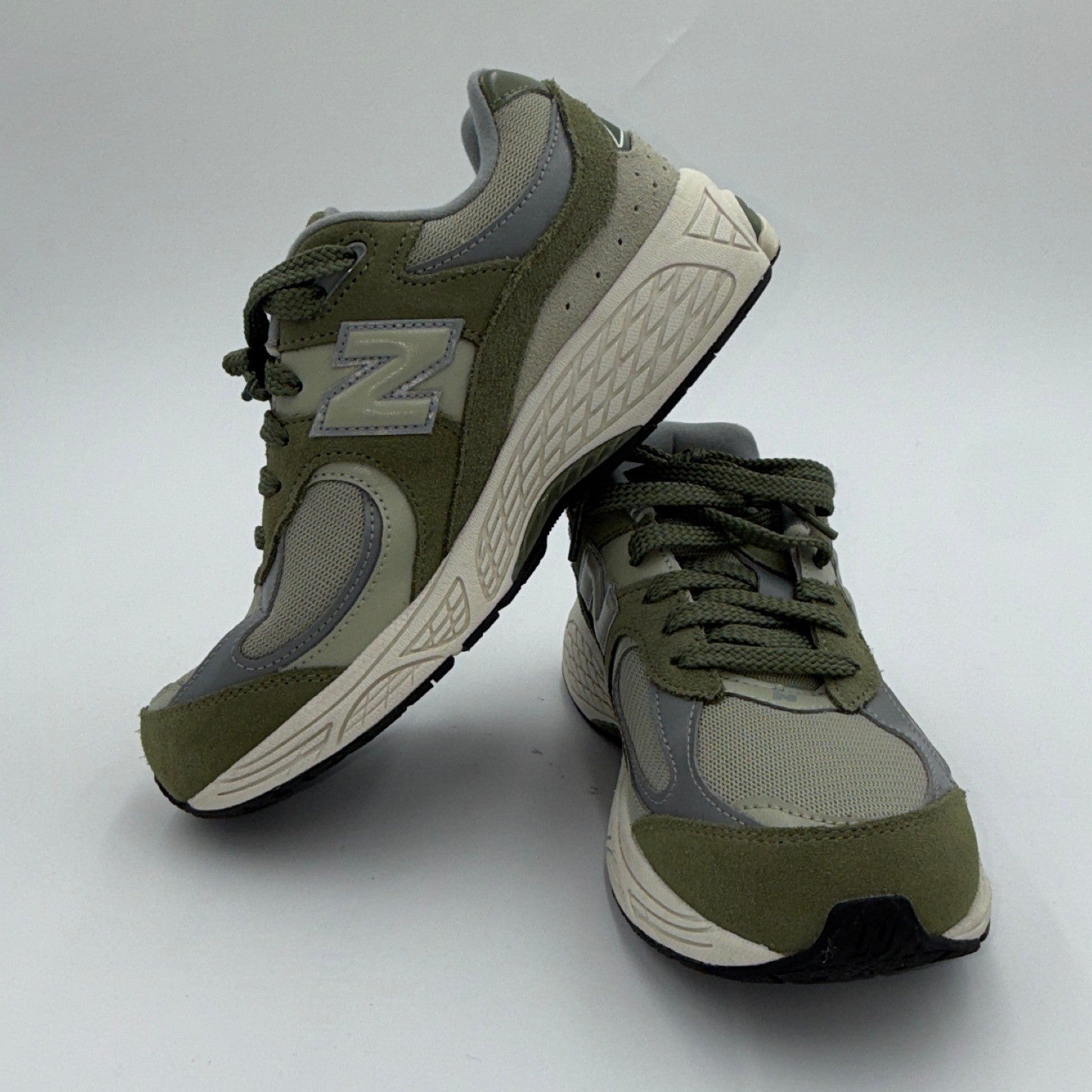 New Balance Men's 5.5 *Excellent Condition* 2002 GS