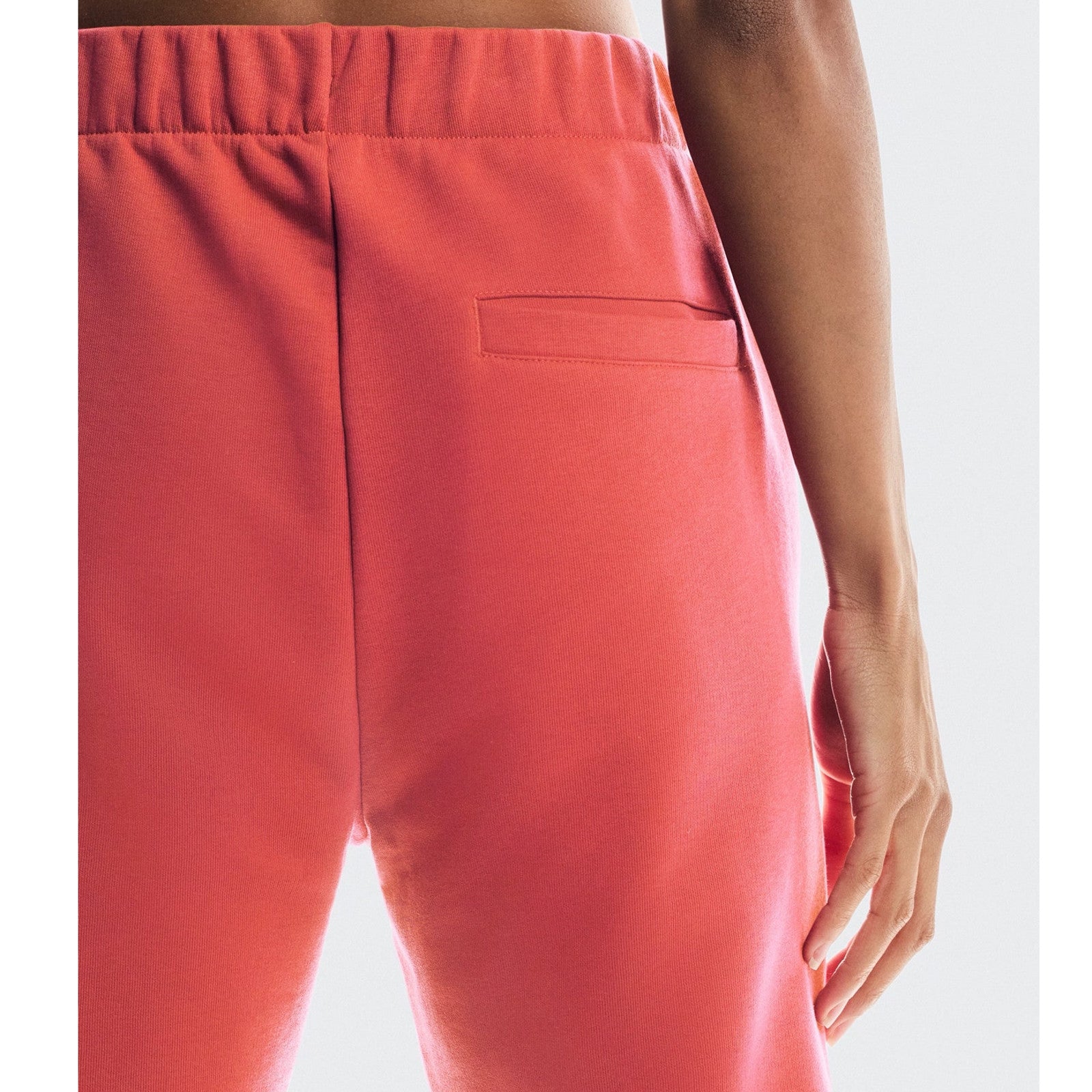NWT OnCloud On Running Women’s Club Pants Joggers Coral Size XL Athleisure