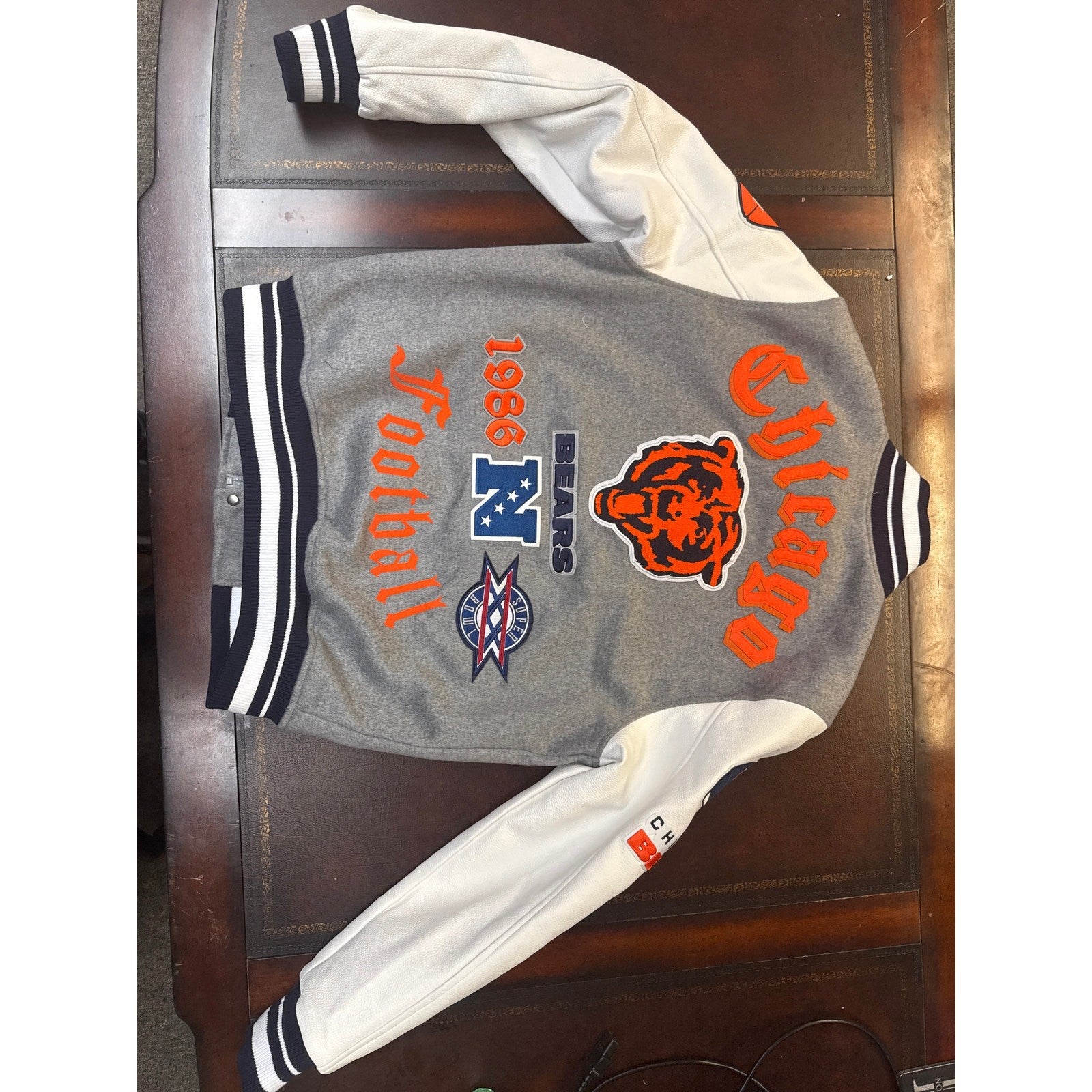 Pro Standard Luxury Athletic Collection – Chicago Bears Jacket