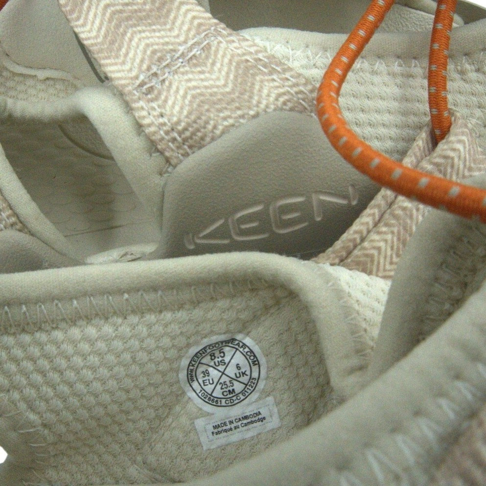 NWT KEEN Newport H2 Light Beige/Tan with Orange Bungee Laces | Women's 8.5