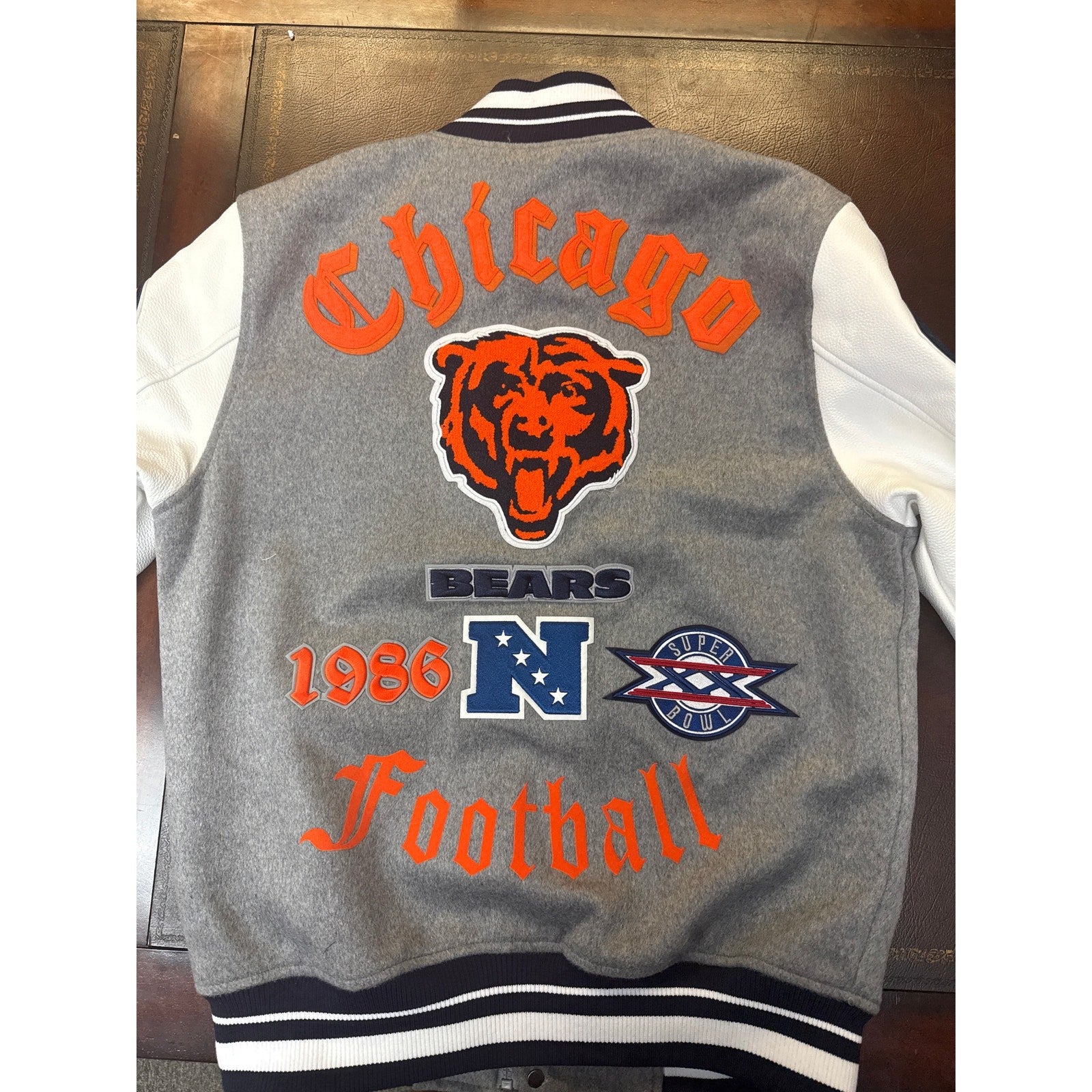 Pro Standard Luxury Athletic Collection – Chicago Bears Jacket