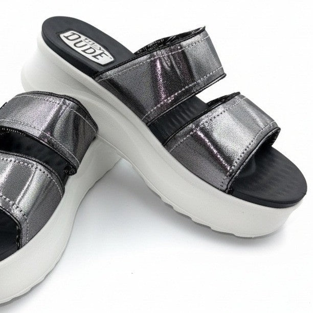 NWOT HeyDude Del Ray Classic Slide Women's 6 Black/Metallic Silver