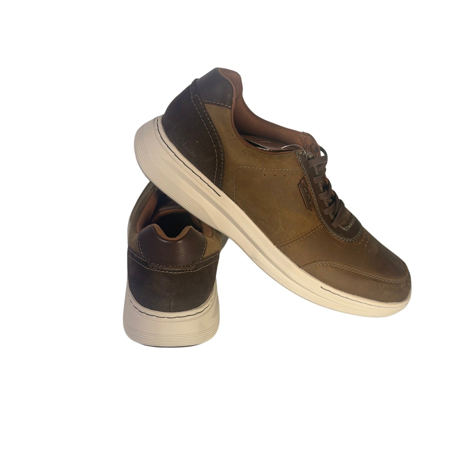 Clarks men's brown casual golf shoes with laces, size 10 medium, new in box, stylish and comfortable footwear for golf.