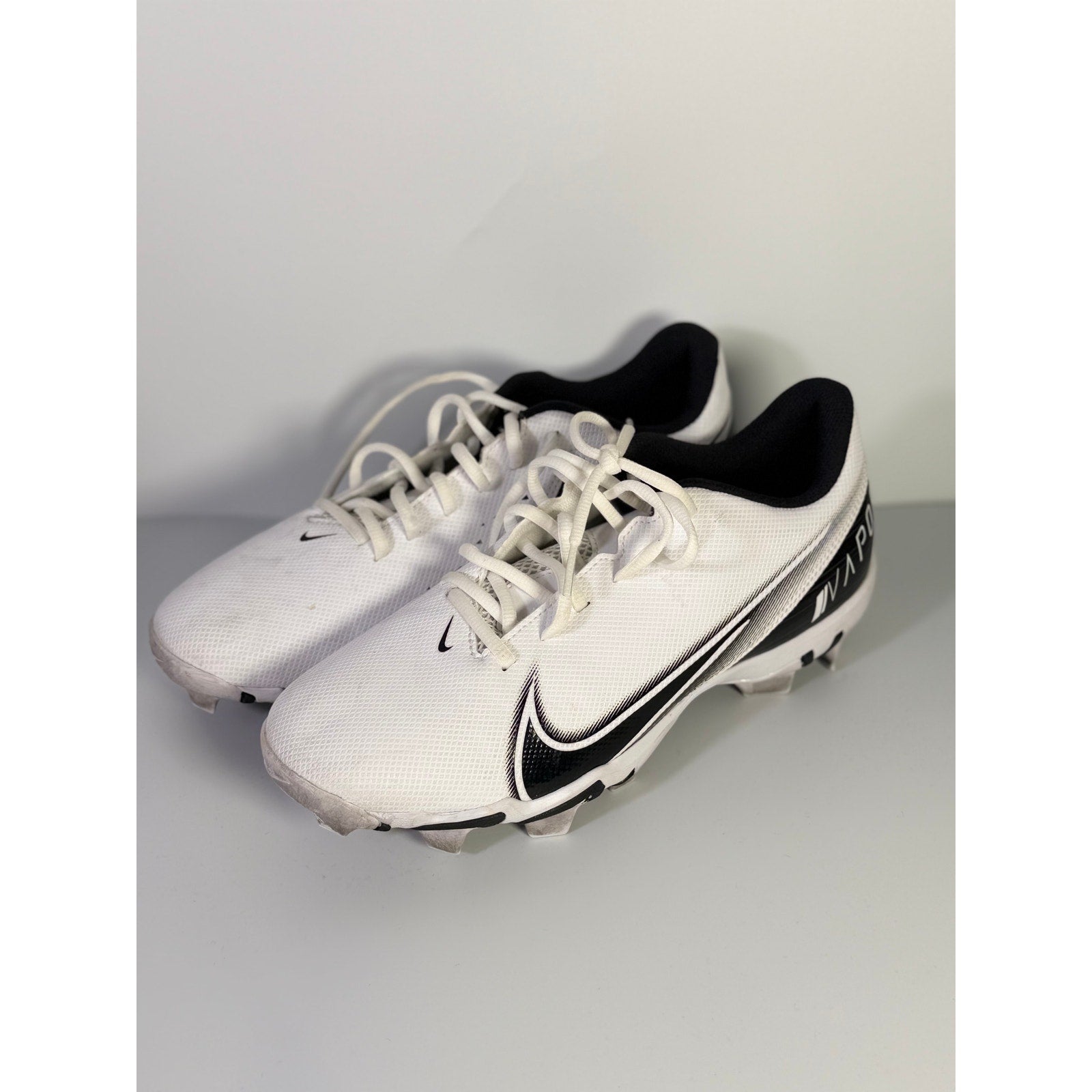 Nike Vapor Football Cleats White Black Men's Size 8.5 US CD0074-100