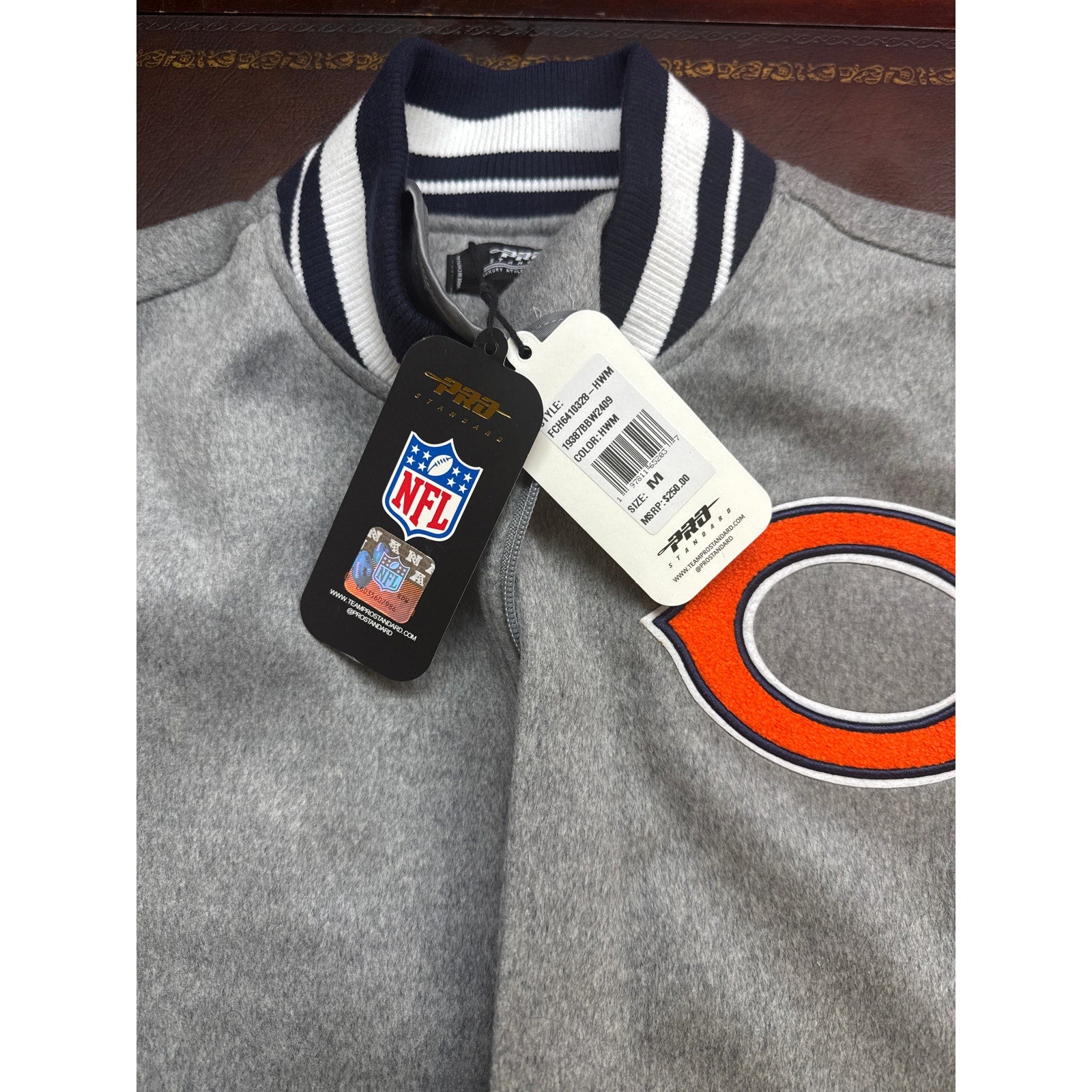 Pro Standard Luxury Athletic Collection – Chicago Bears New Premium NFL