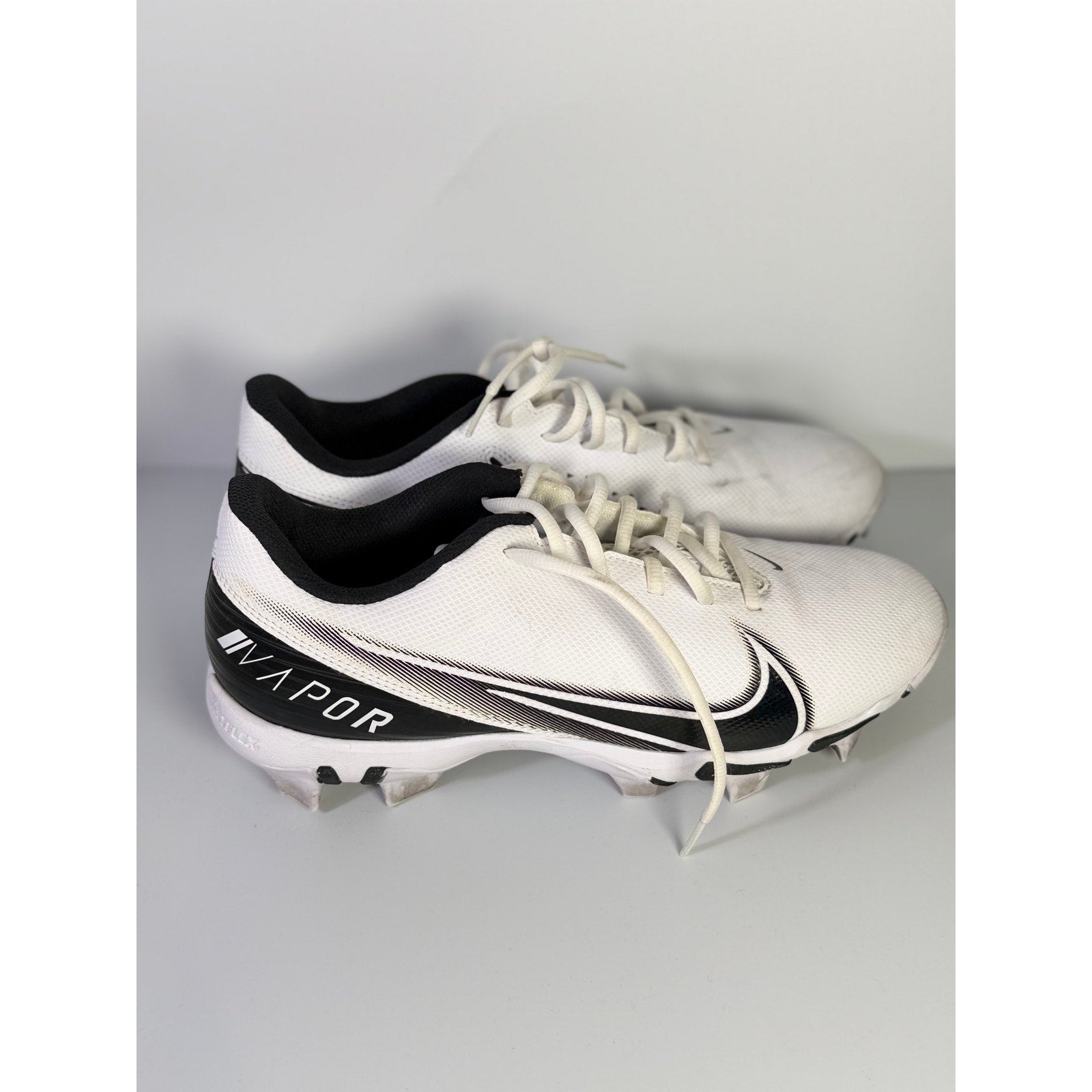 Nike Vapor Football Cleats White Black Men's Size 8.5 US CD0074-100