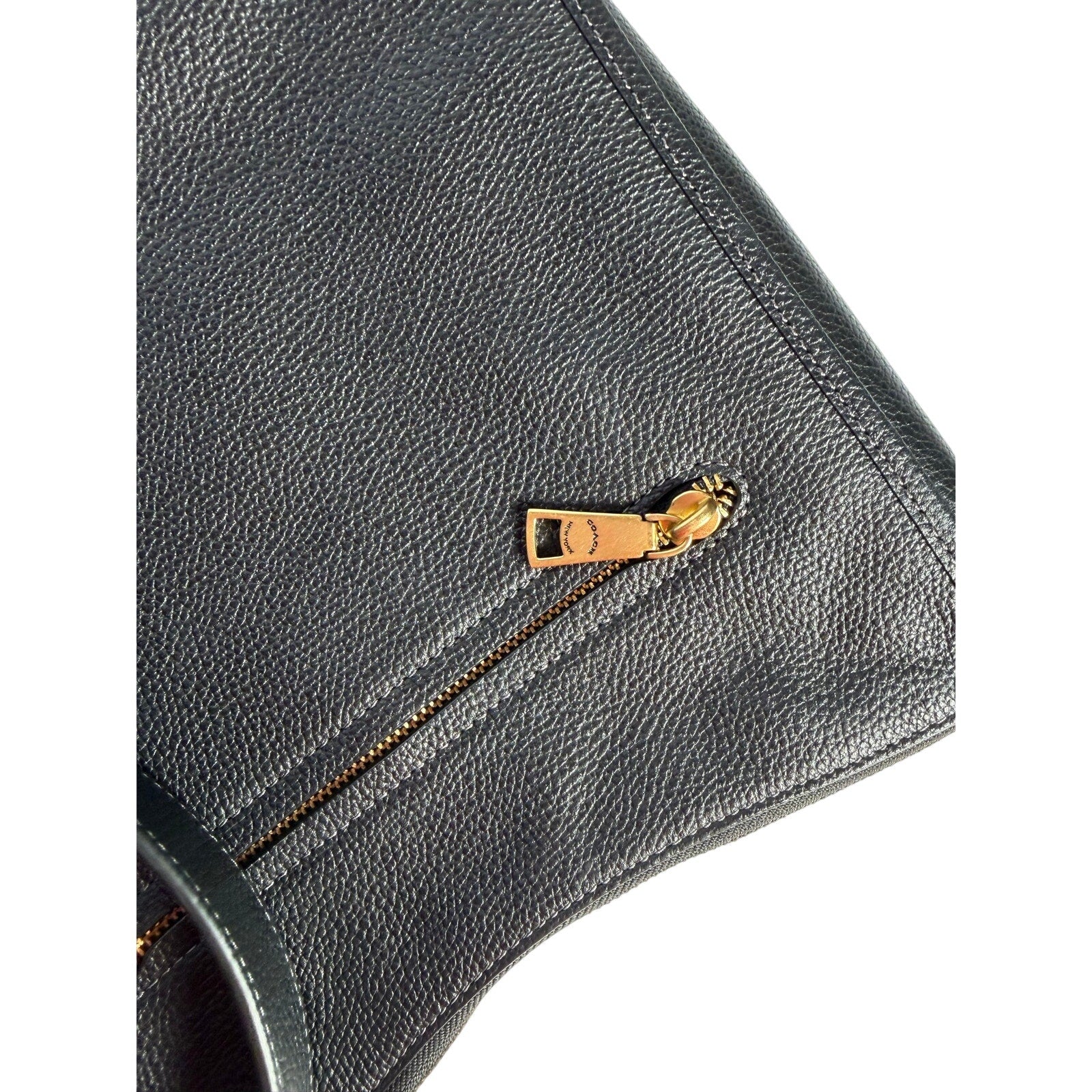 Coach Women’s Black Pebbled Leather Crossbody Shoulder Bag Gold-Tone Hardware