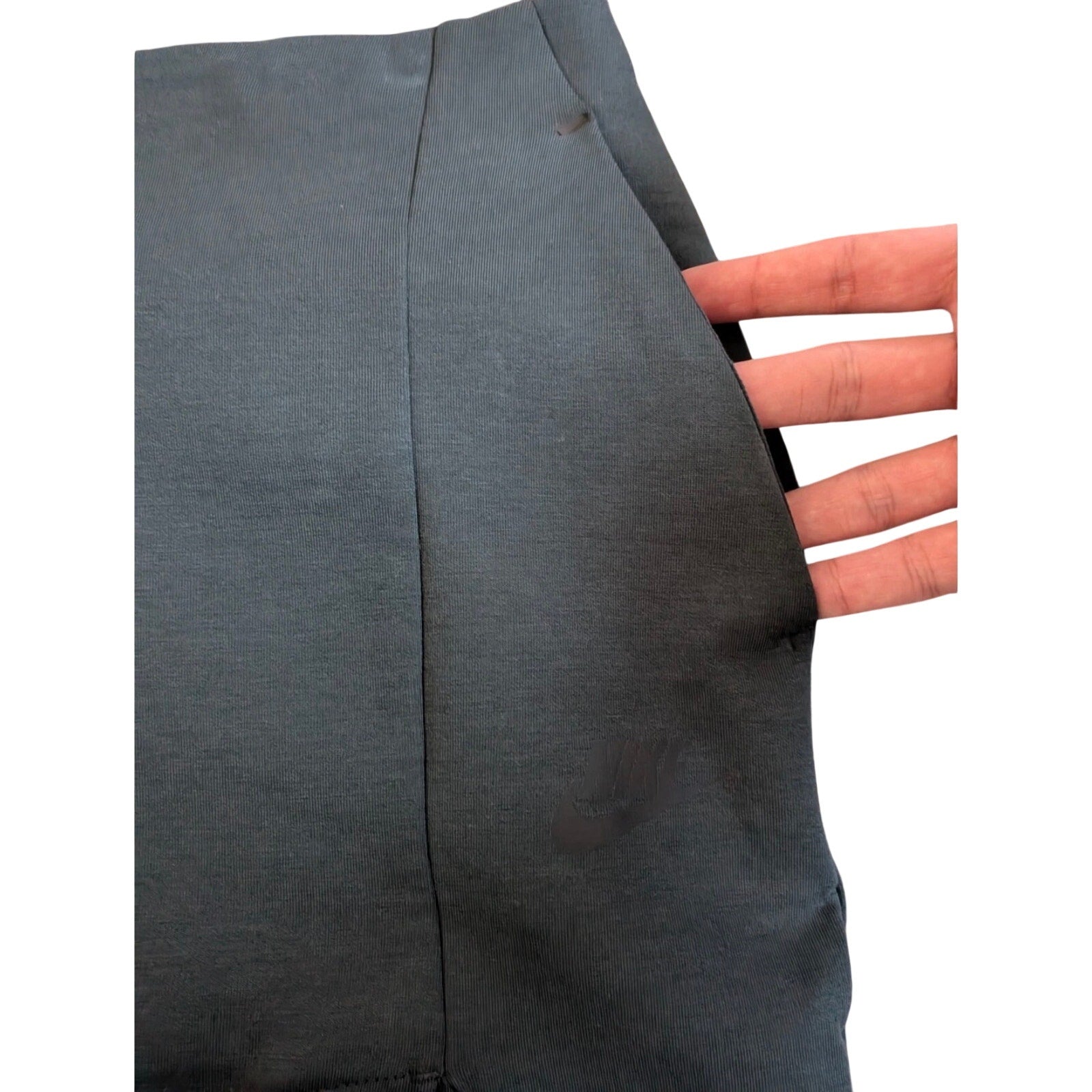 Nike Slim Fit Knee-Length Athletic Skirt – Women’s Small – NWT