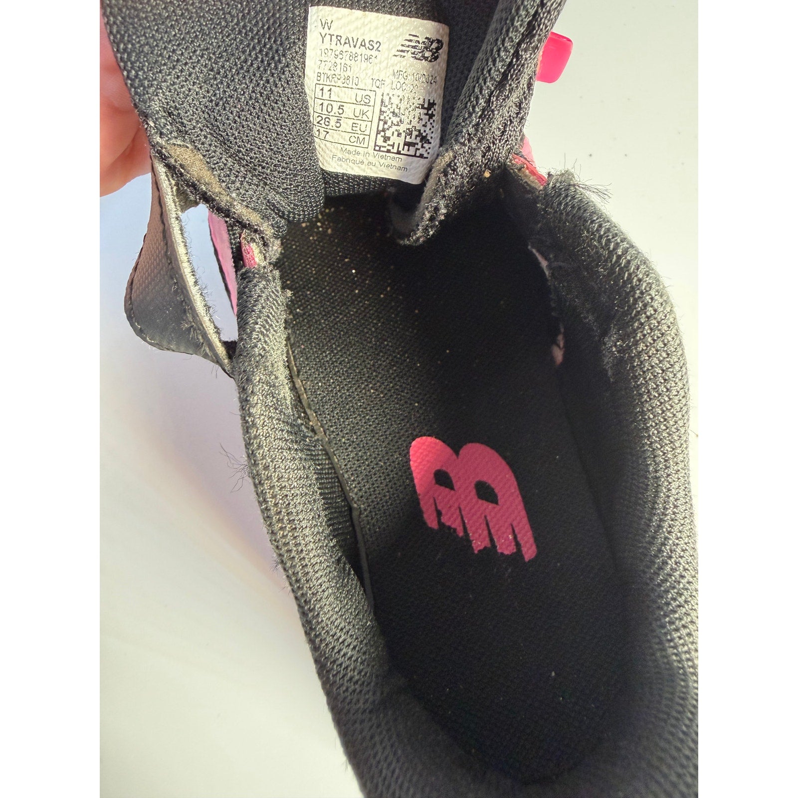 New Balance Kids Running Shoes Black Pink Hook & Loop Sneakers Size 11 US