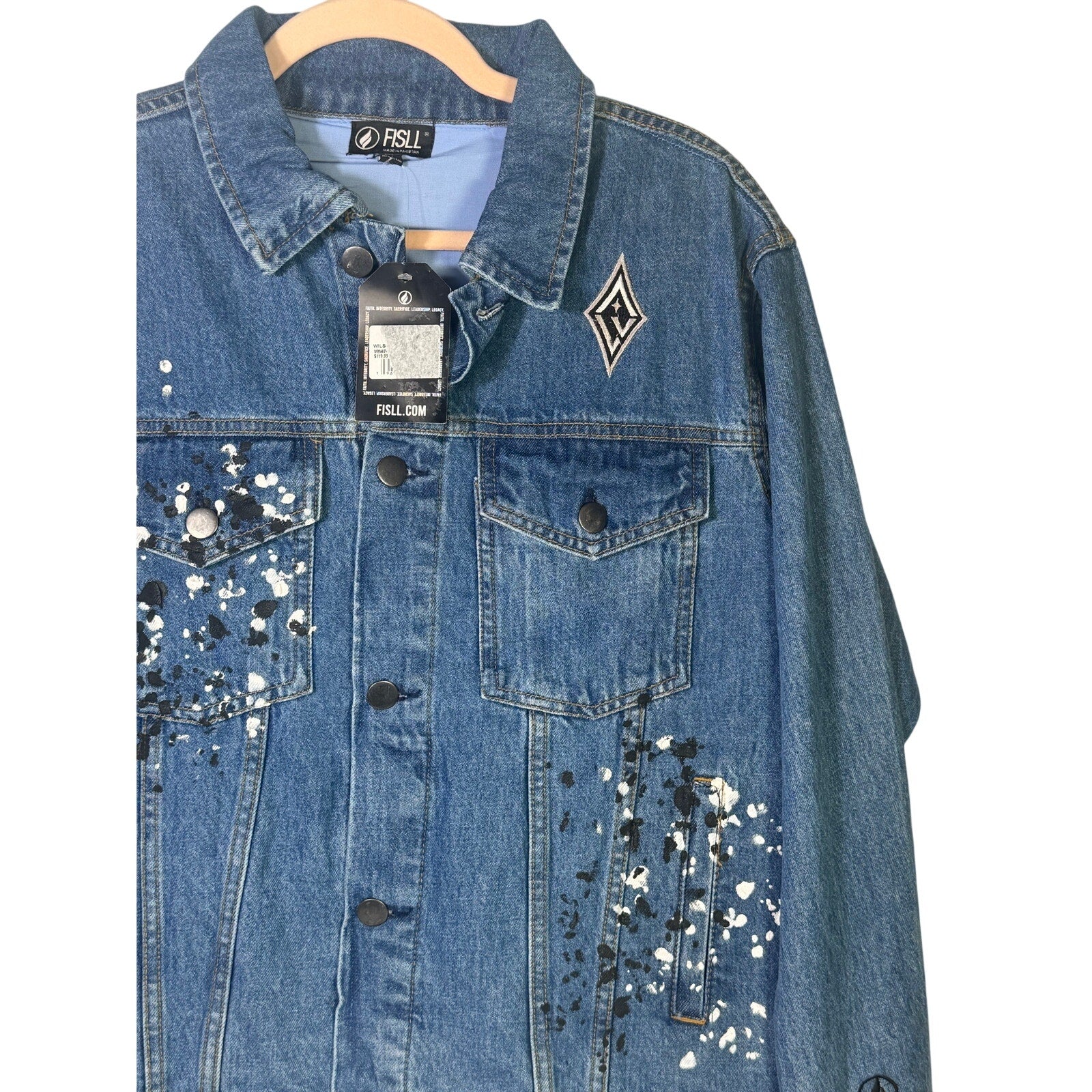 FISLL Las Vegas Aces Wilson denim jacket, unisex medium size, featuring team logo and classic blue denim, new with tags.