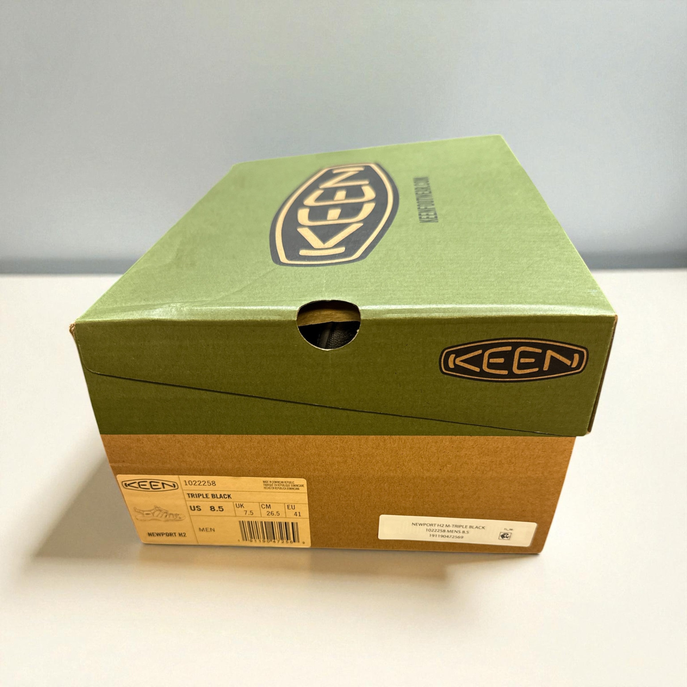 KEEN Newport H2 sandals in Triple Black, men’s size 8.5 (US).