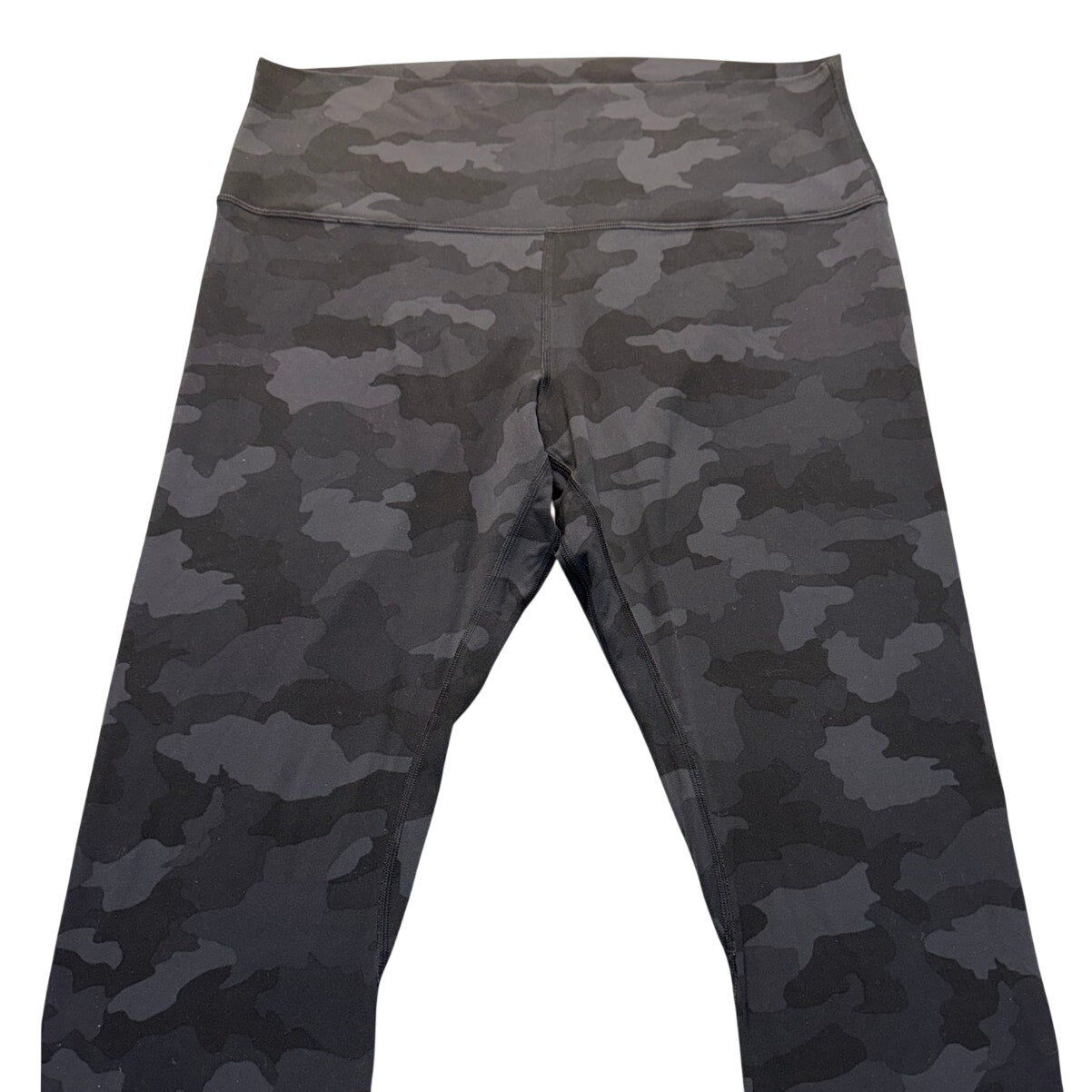 Lululemon Athletica Women’s Capri Leggings – Size 14 – Wild Thing Deep Coal Camo Black/Grey