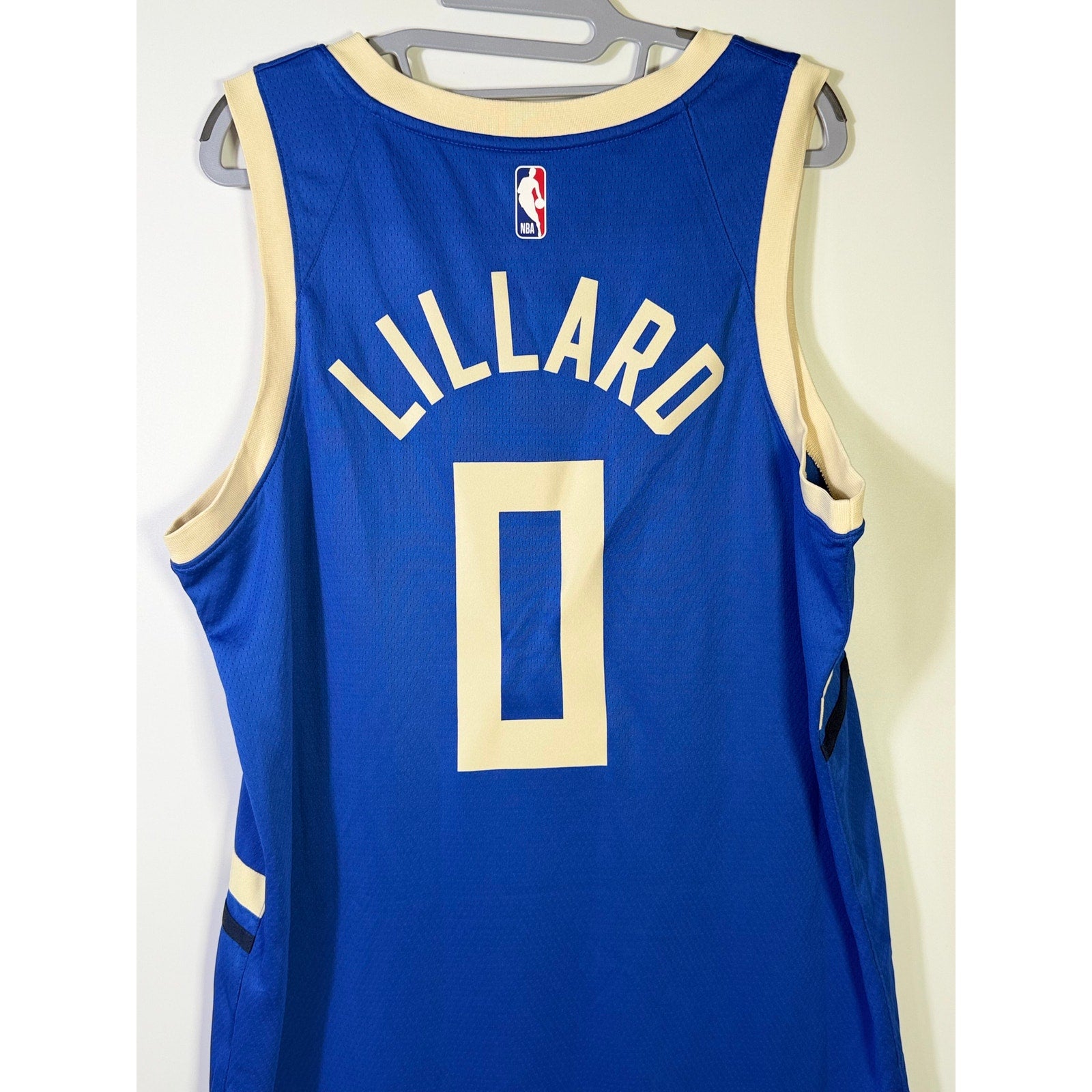 Nike Milwaukee Bucks Damian Lillard #0 City Edition Swingman Jersey Men's L NWT