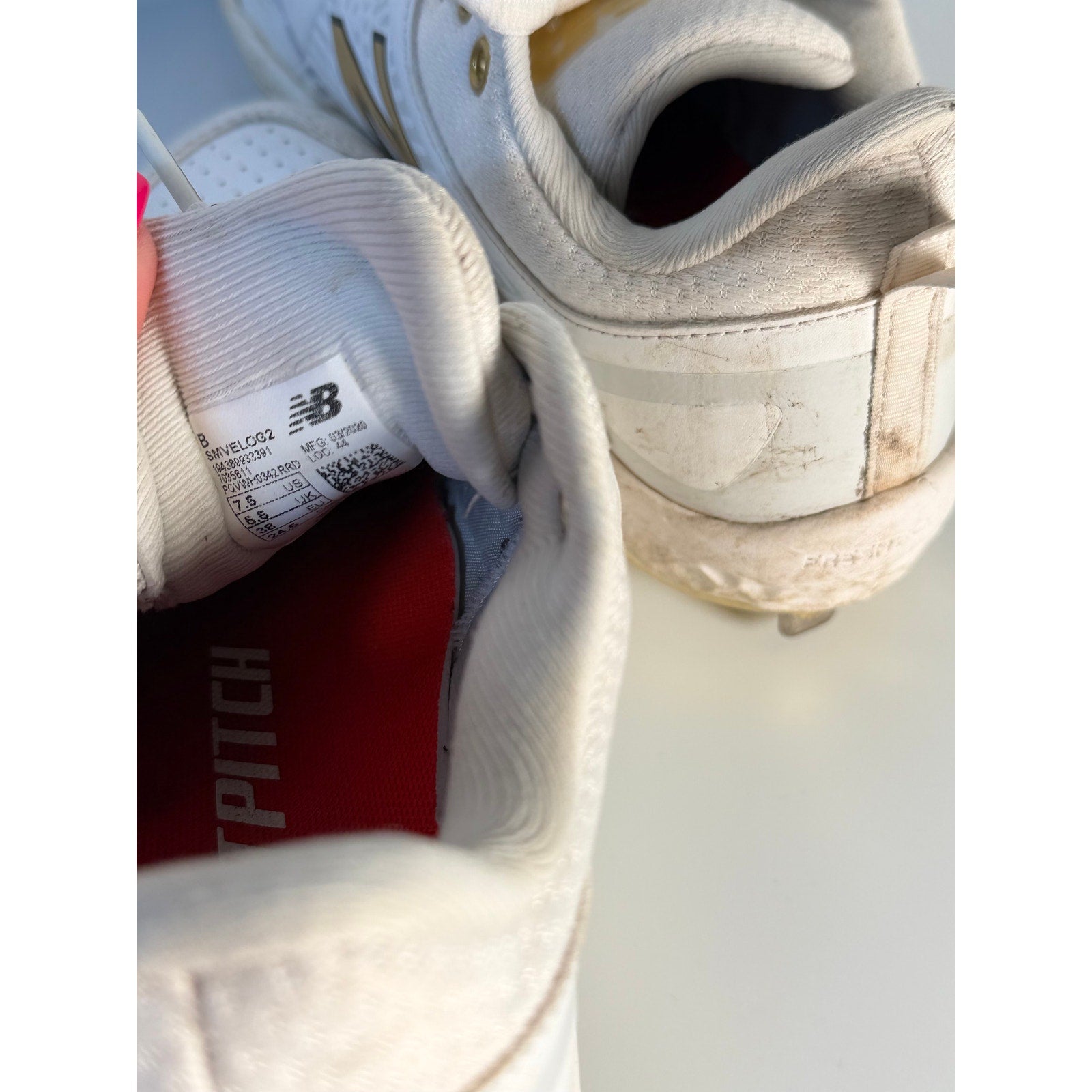 New Balance FuelCell COMPv2 Baseball Cleats White Gold Men's Size 7.5 D Metal Cleats