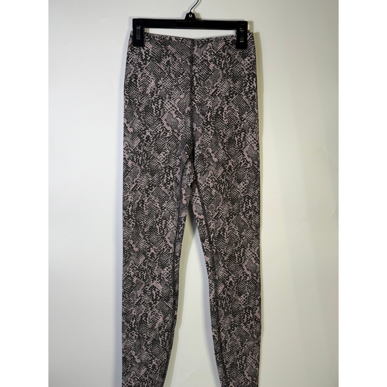Lululemon Glow Up SHR Tight 28" Leggings Size 4 Pink Black Snakeskin NWT