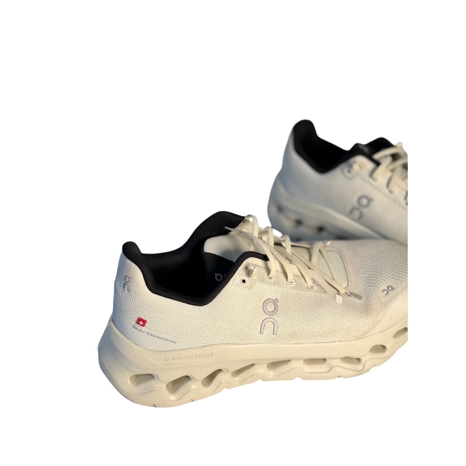 On Cloud 5 Women's Running Shoes – White – US Women's 9.5 – Pre-Owned