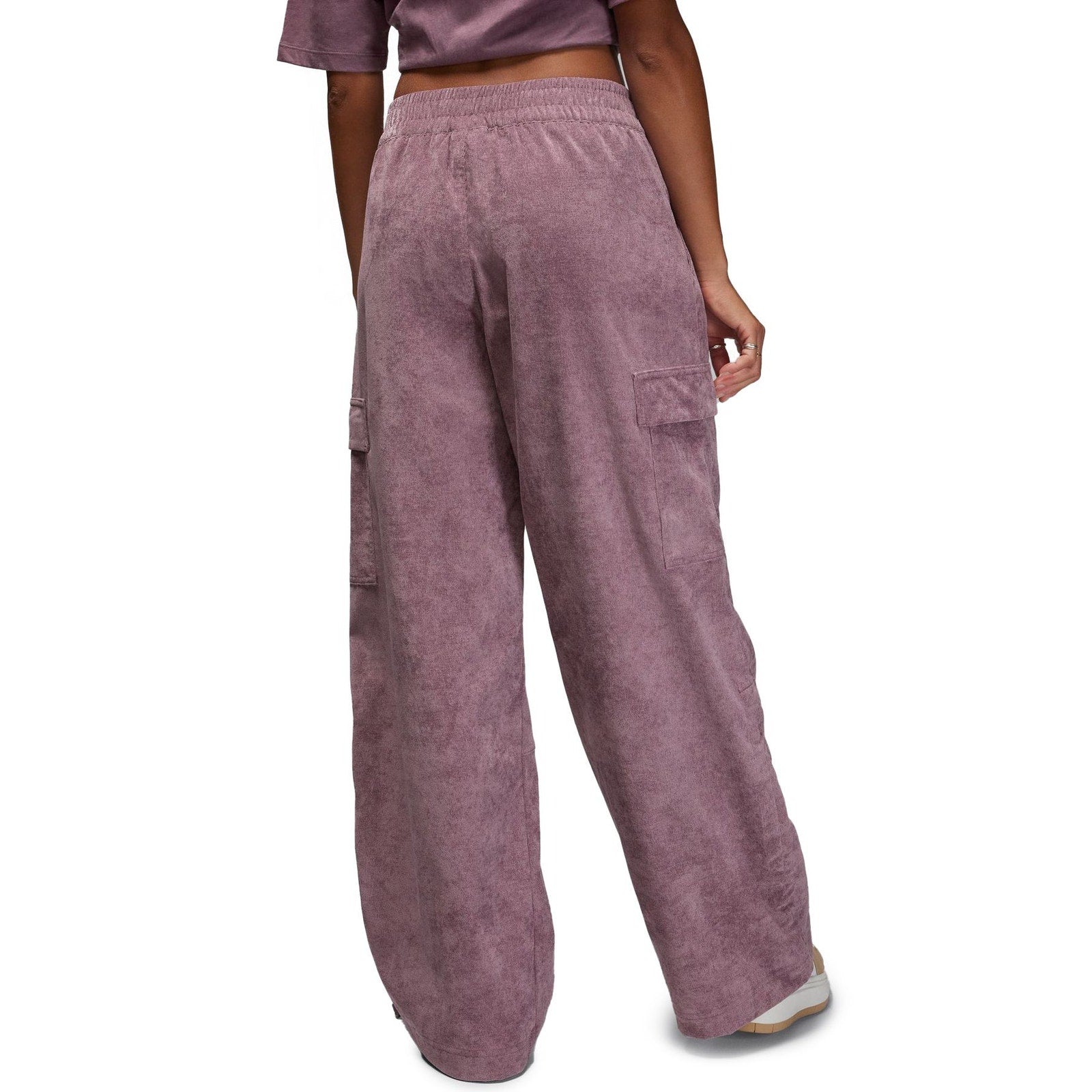 Jordan Chicago women’s corduroy cargo pants in size small, featuring a relaxed fit and multiple cargo pockets.