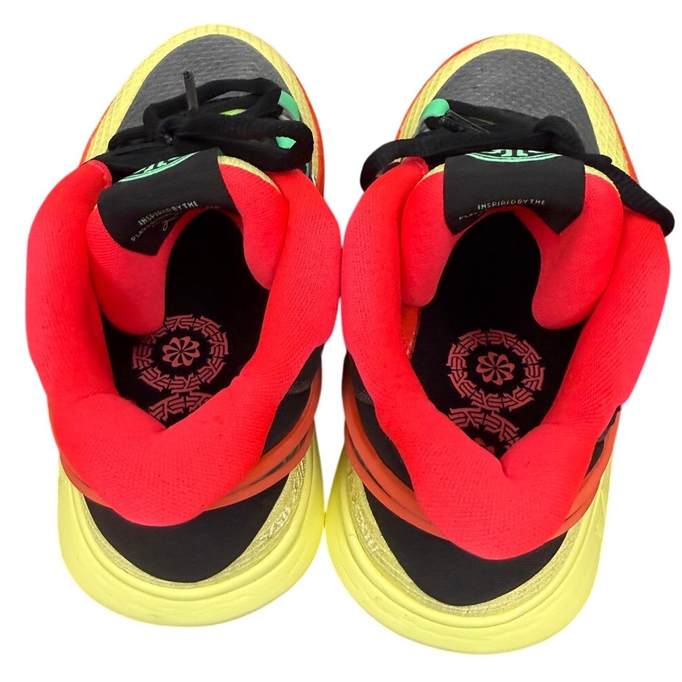 Nike Kyrie 8 GO Basketball Shoes (GS) – Black / Lemon Chiffon – Grade School 4Y – DQ8076-003 – NIB