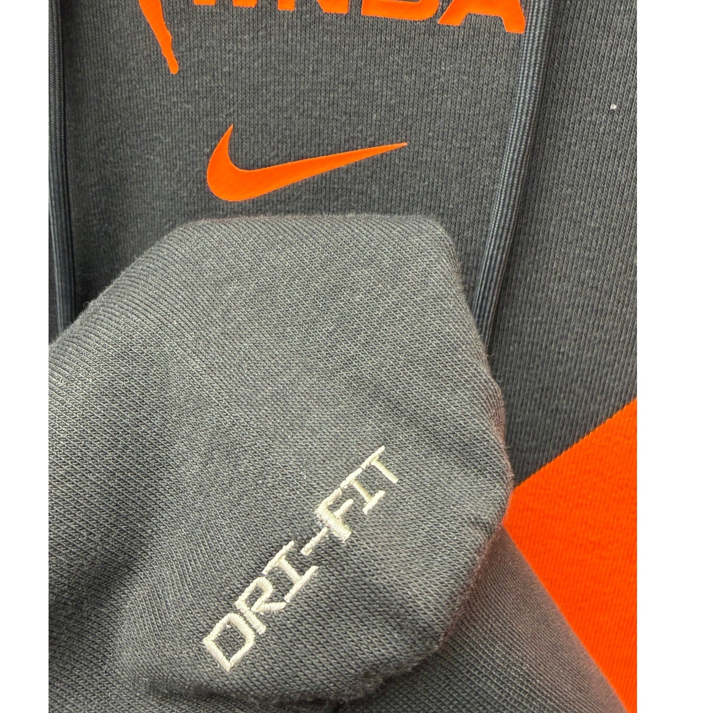 Nike Men’s WNBA Team 13 Standard Issue Basketball Hoodie – Men’s Medium