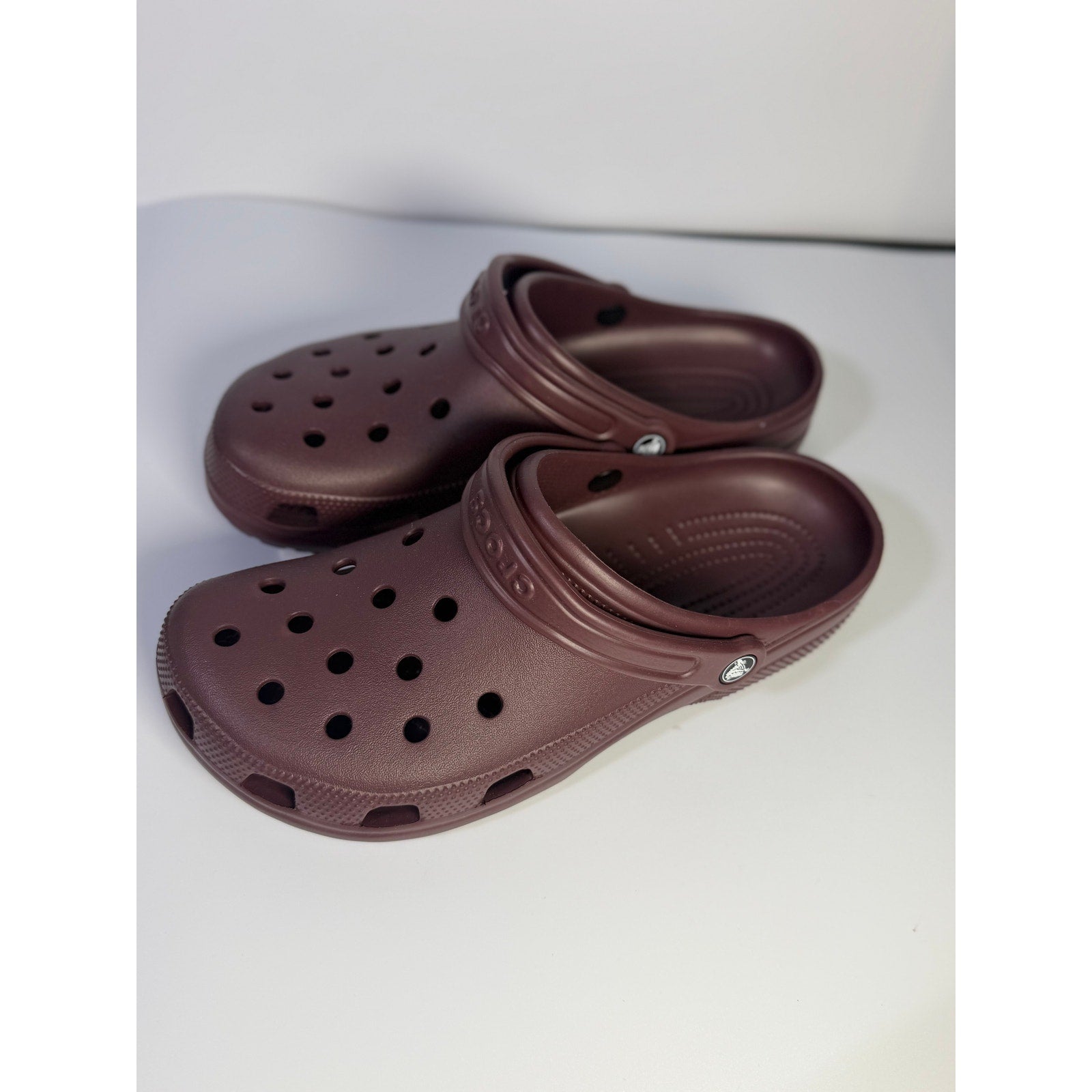 Crocs Classic Clogs Burgundy Unisex M10 W12 Slip-On Comfort Shoes New