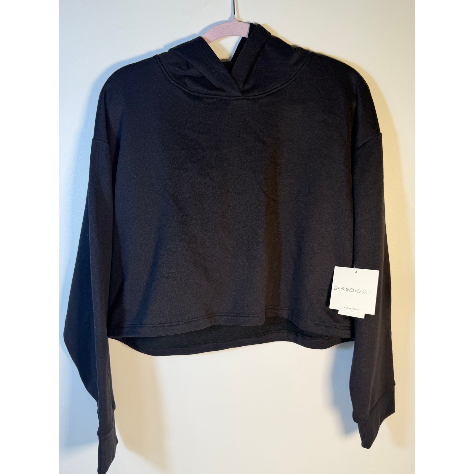 Beyond Yoga Cropped Hoodie Women's Small Black Pullover Sweatshirt NWT