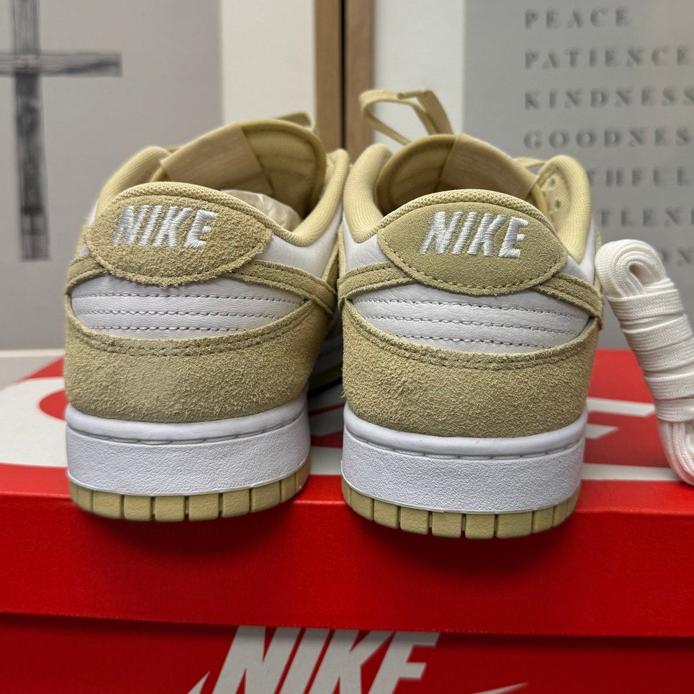 Nike Dunk Low Retro SE Men’s 11 White Gold Suede Extra Laces FQ8249-102