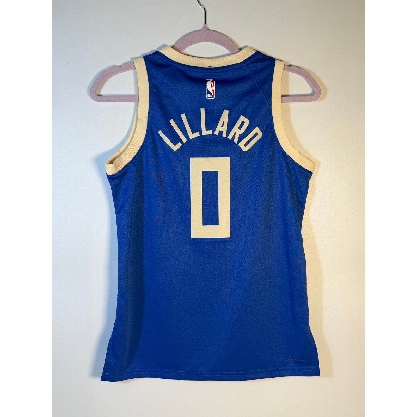 Nike Milwaukee Bucks Damian Lillard #0 City Edition Jersey Youth M 10/12 NWT