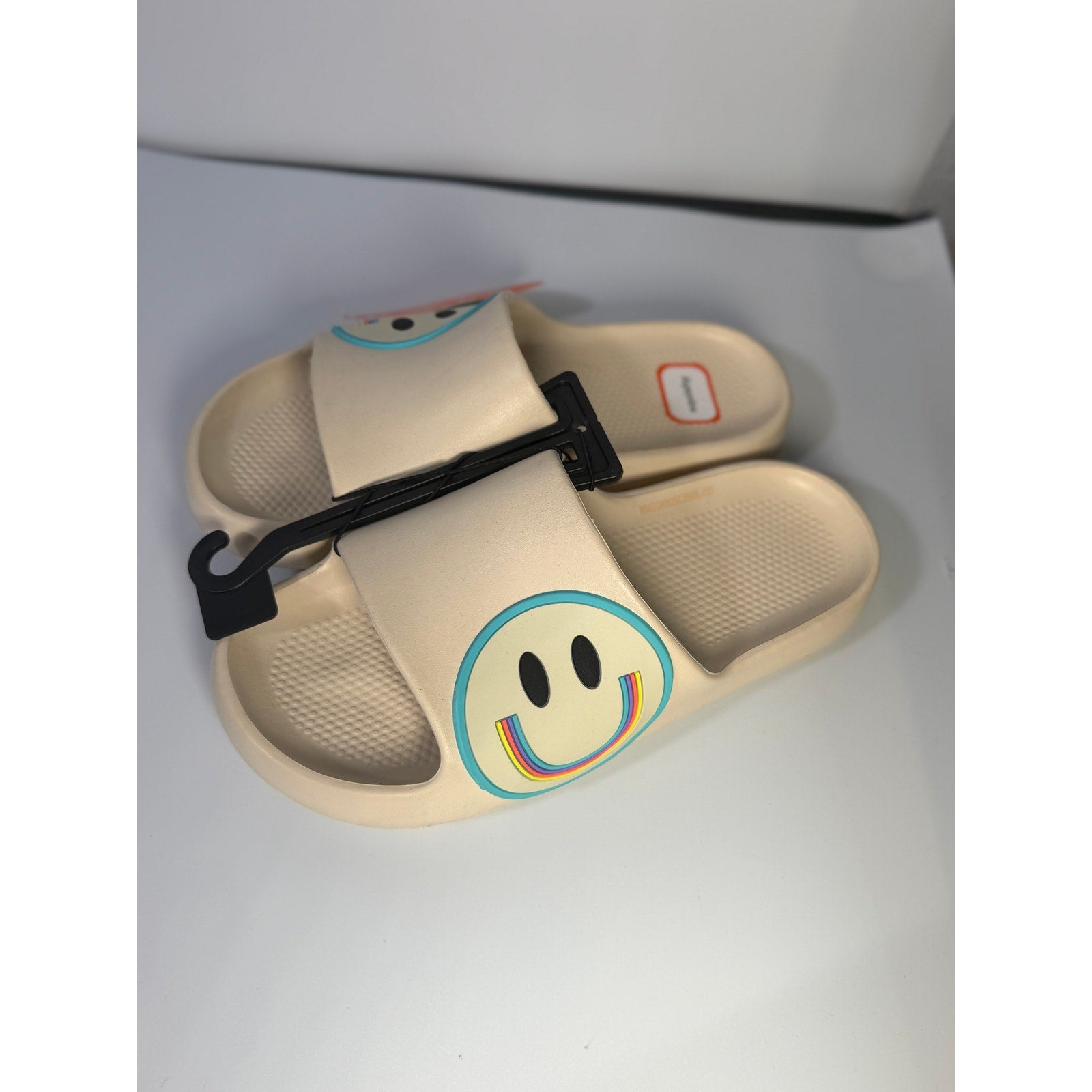 Wonder Nation Girls Smiley Face Slide Sandals Cream Size 4-5 Youth