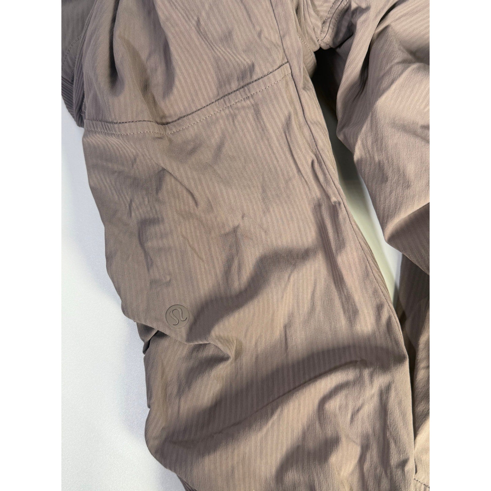 Women’s High-Rise Ruched Tapered Pants Taupe Gray Size 4 Preowned